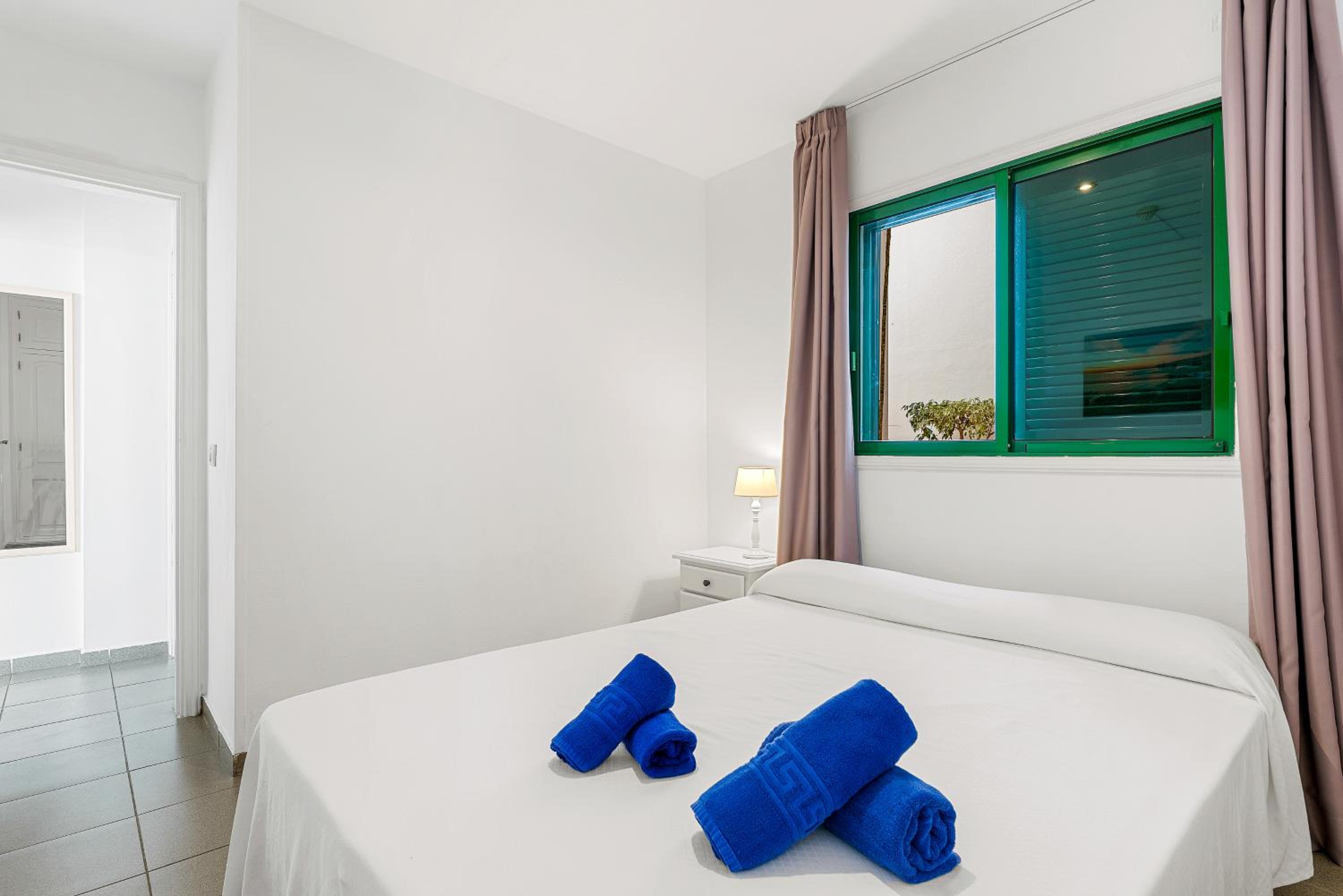 Atlantic One-Bedroom Apartment with Balcony and Partial Sea View photo 2