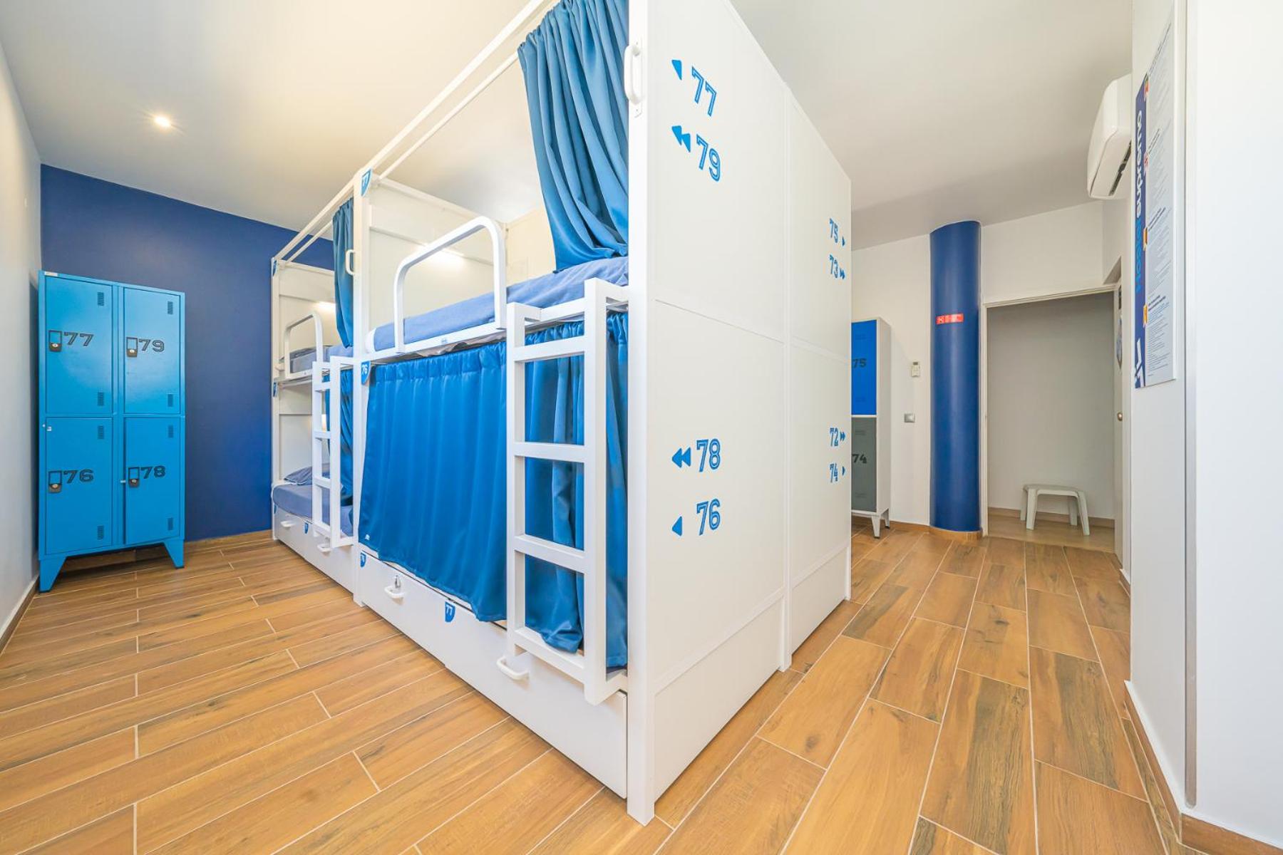 Bed in 10-Bed Mixed Dormitory Room photo 3