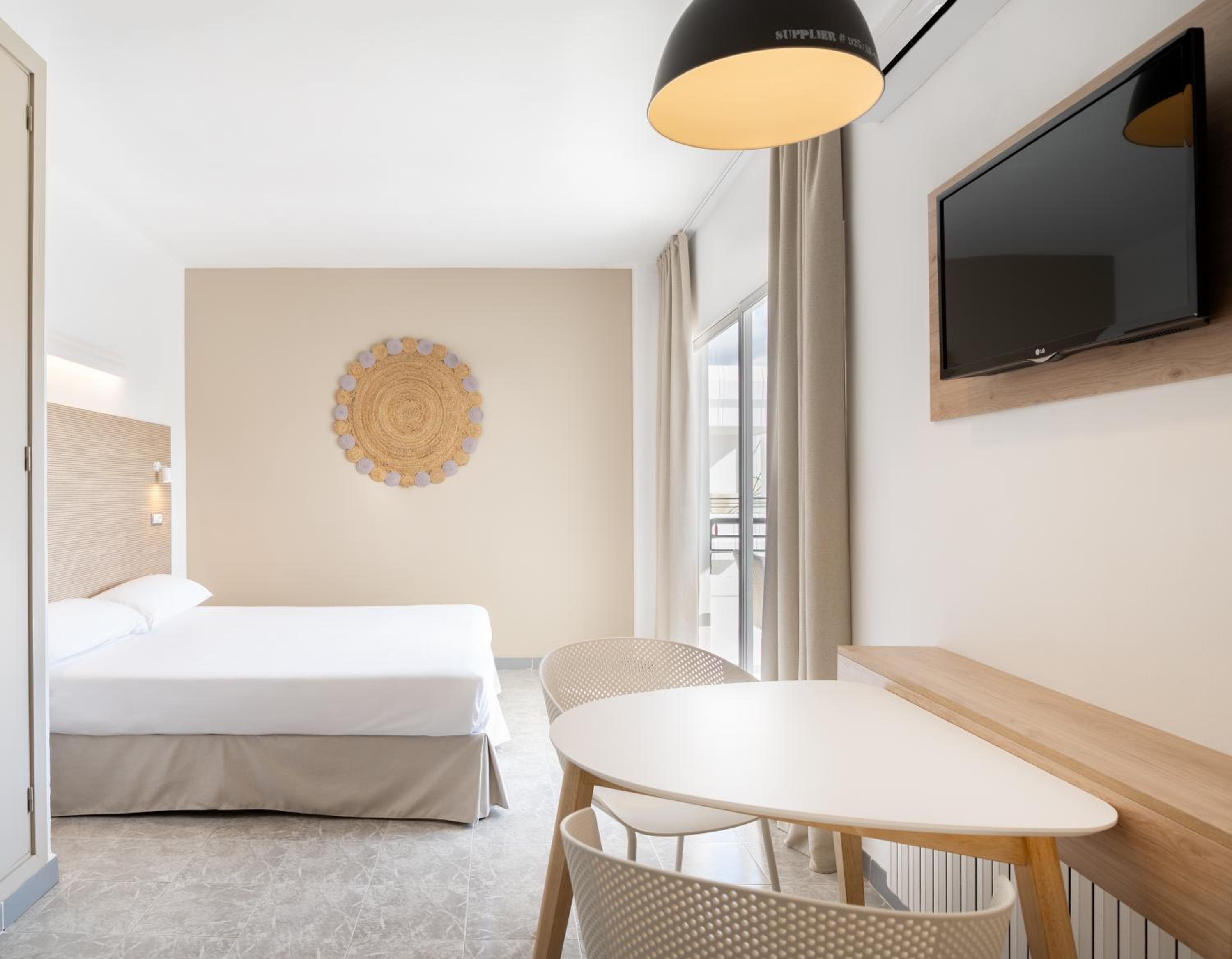 Estudio Premium con Vista parcial al mar