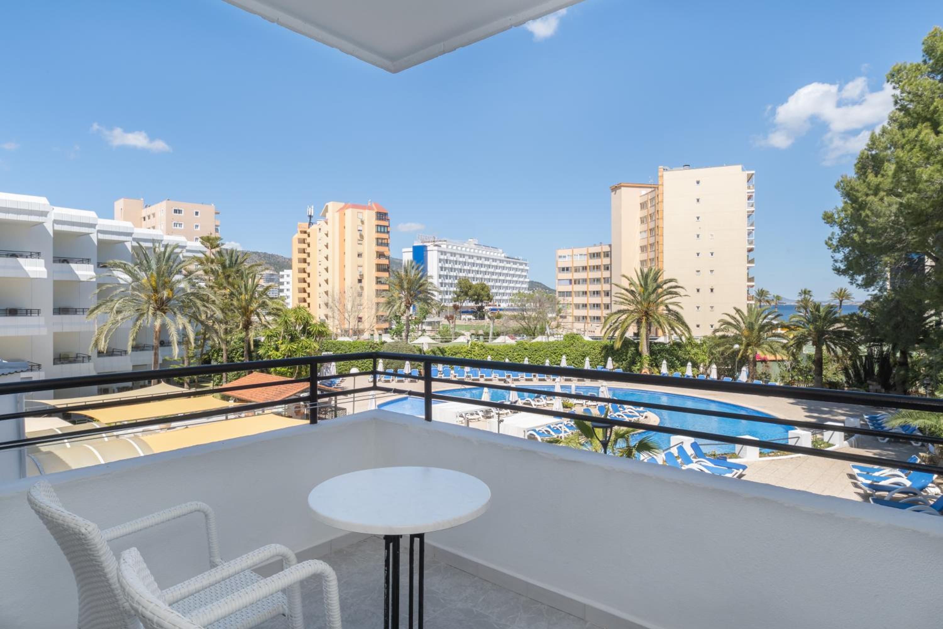 Superior Studio with pool view  photo 2