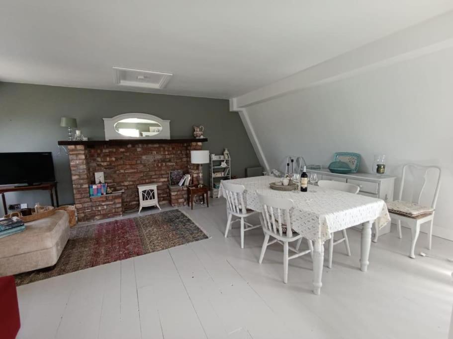 One-Bedroom House photo 2