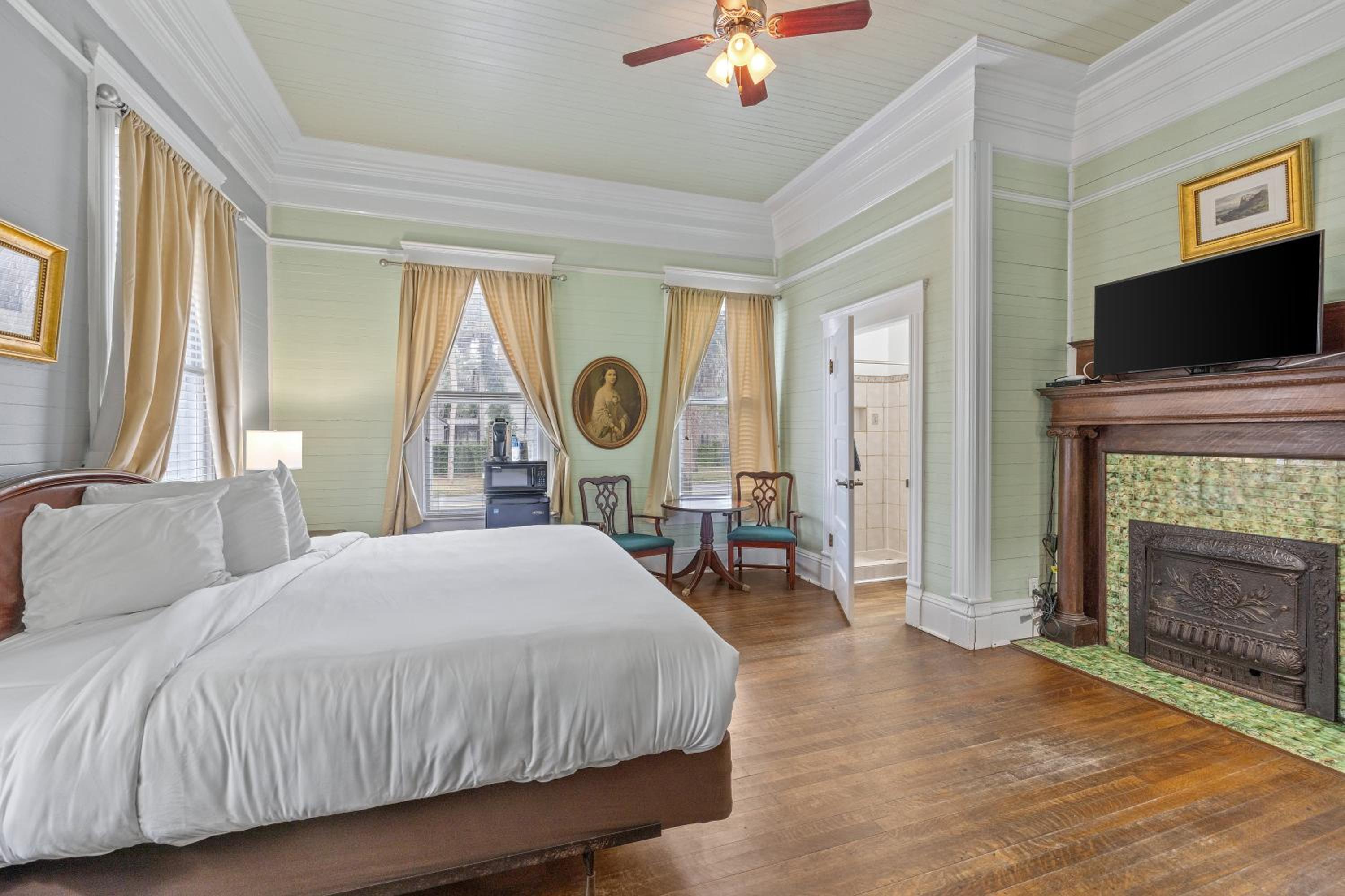 King Room - Non-Smoking