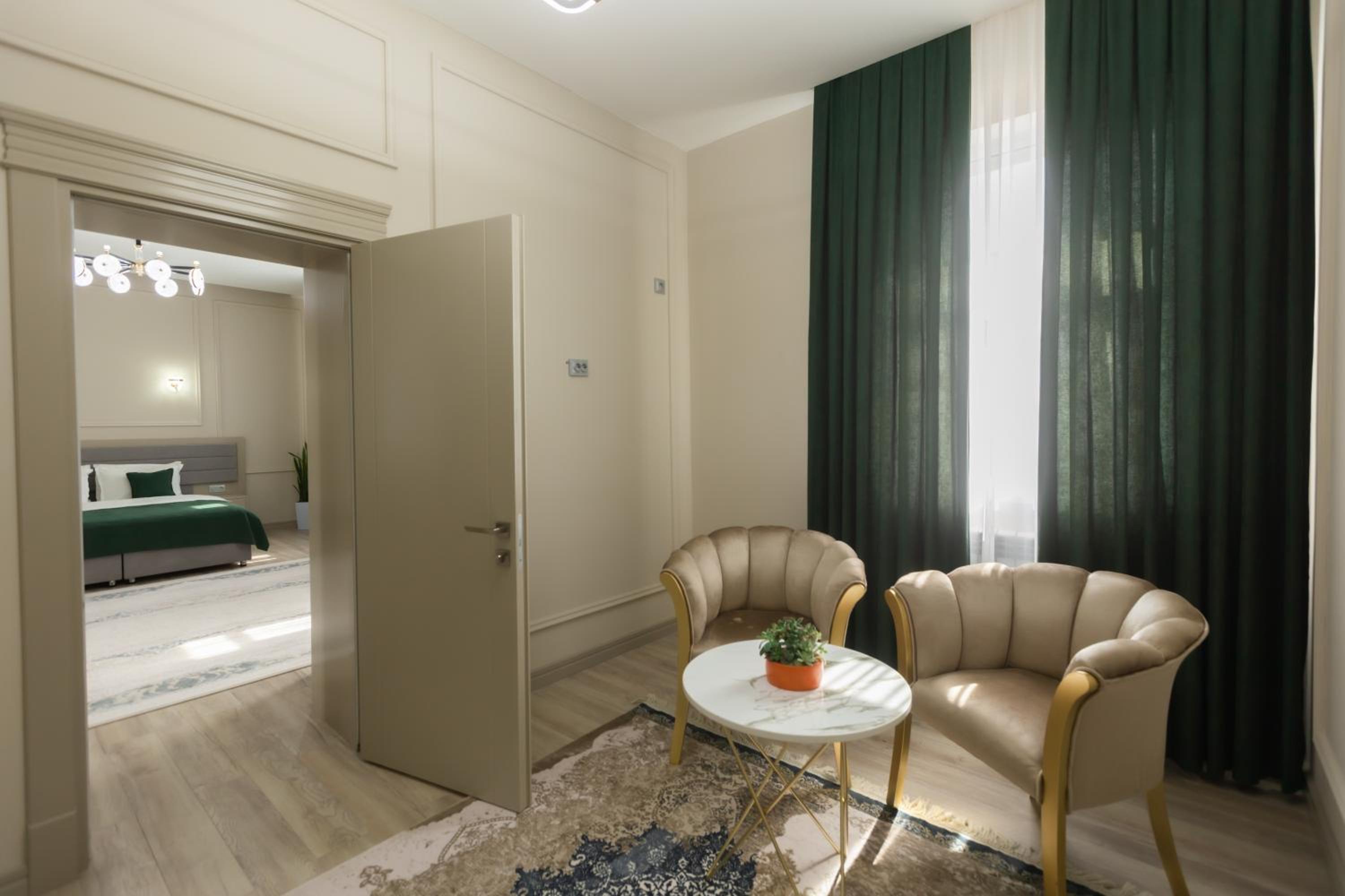 Deluxe Apartment
