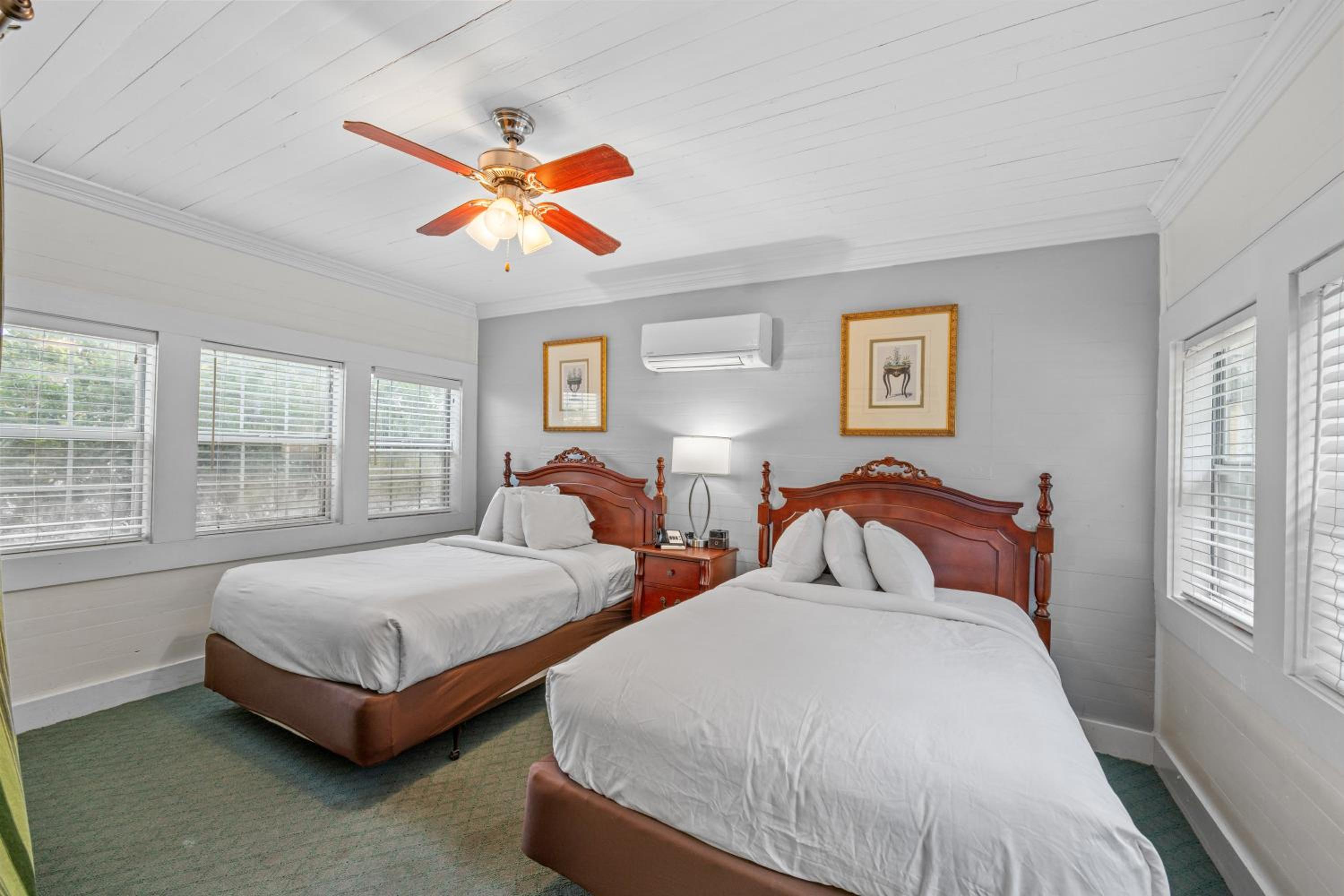 Deluxe Suite - Photo 1