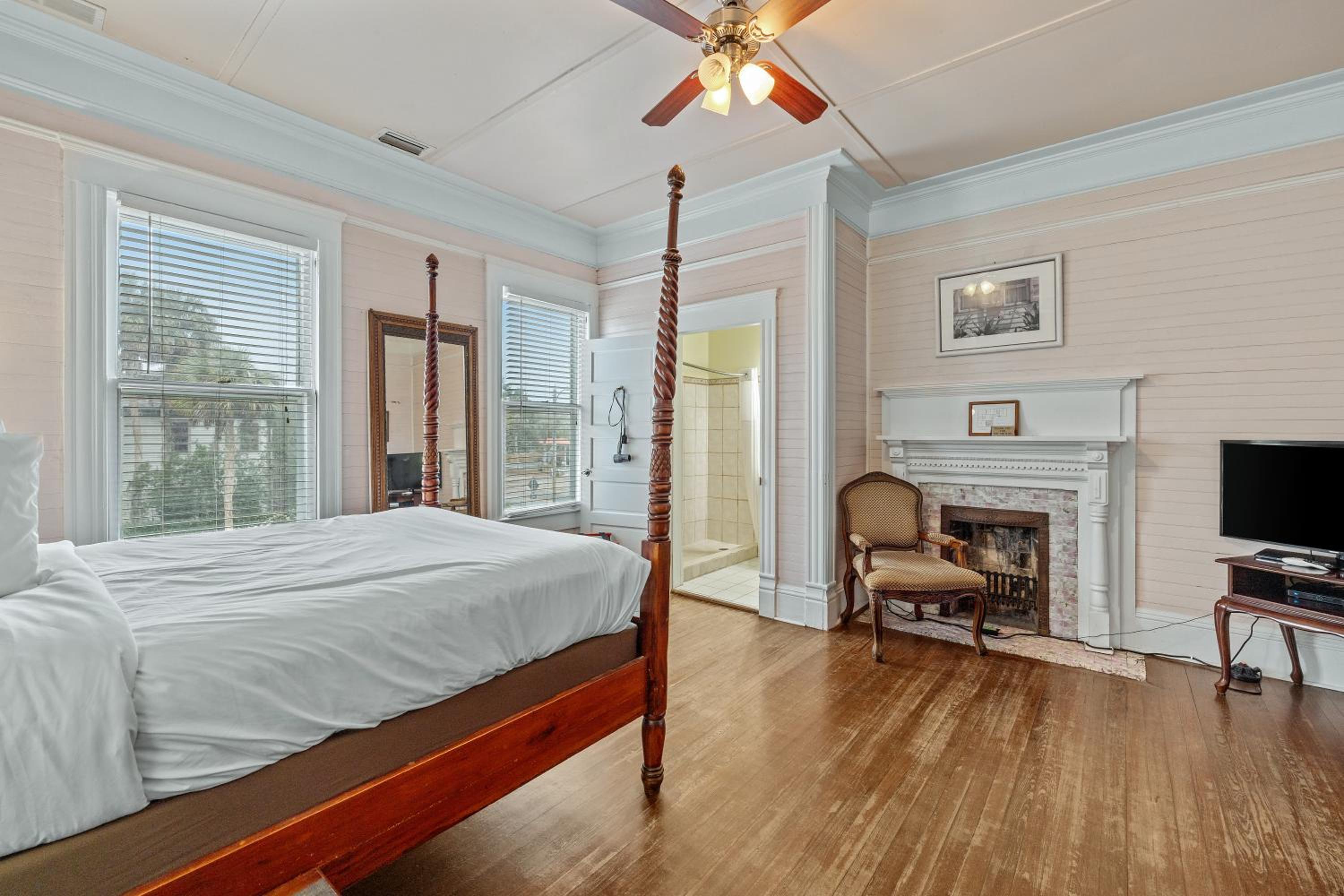 Queen Room - Accessible/Nonsmoking - Photo 3