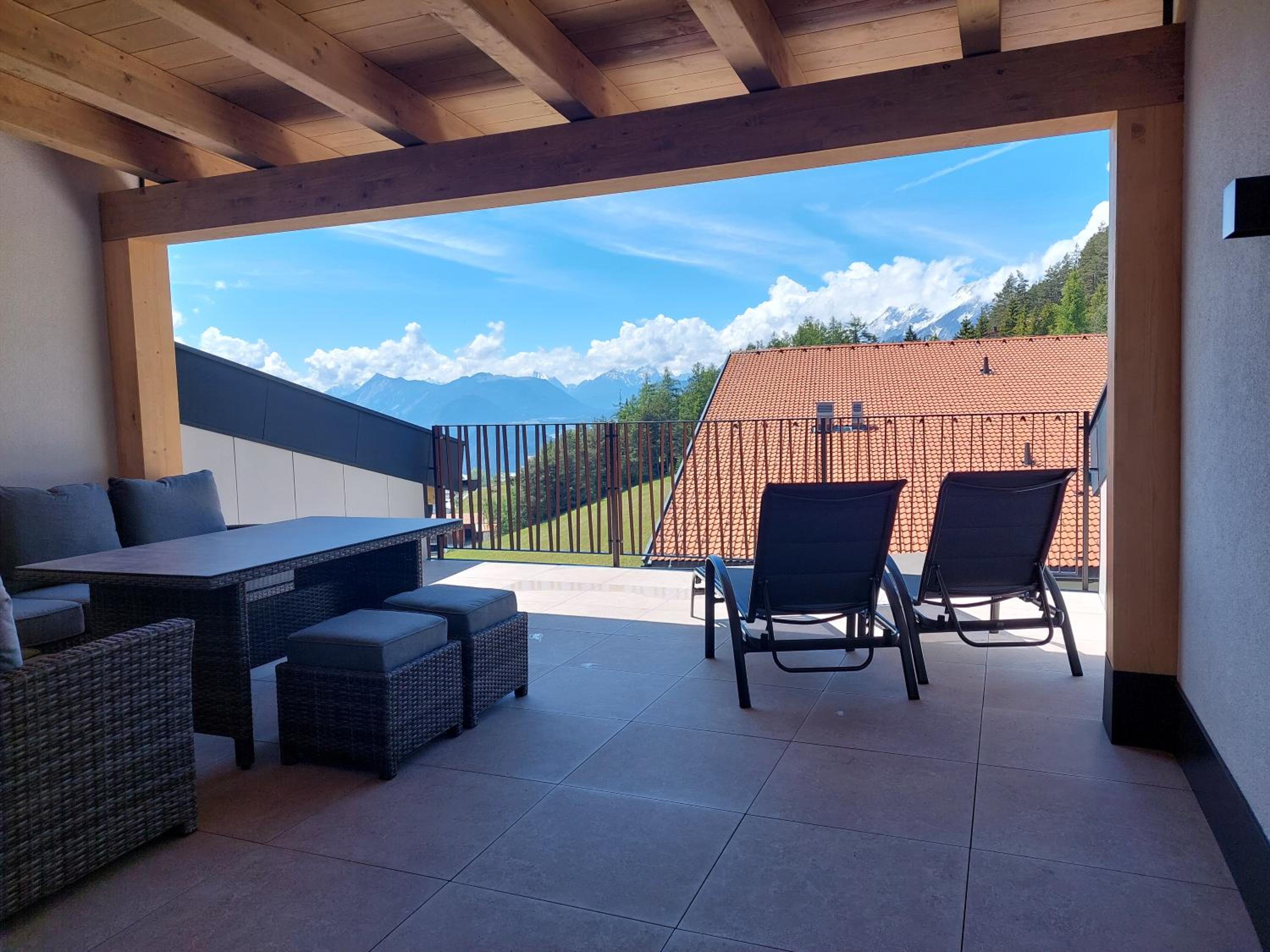 One-Bedroom Apartment with Terrace photo 2