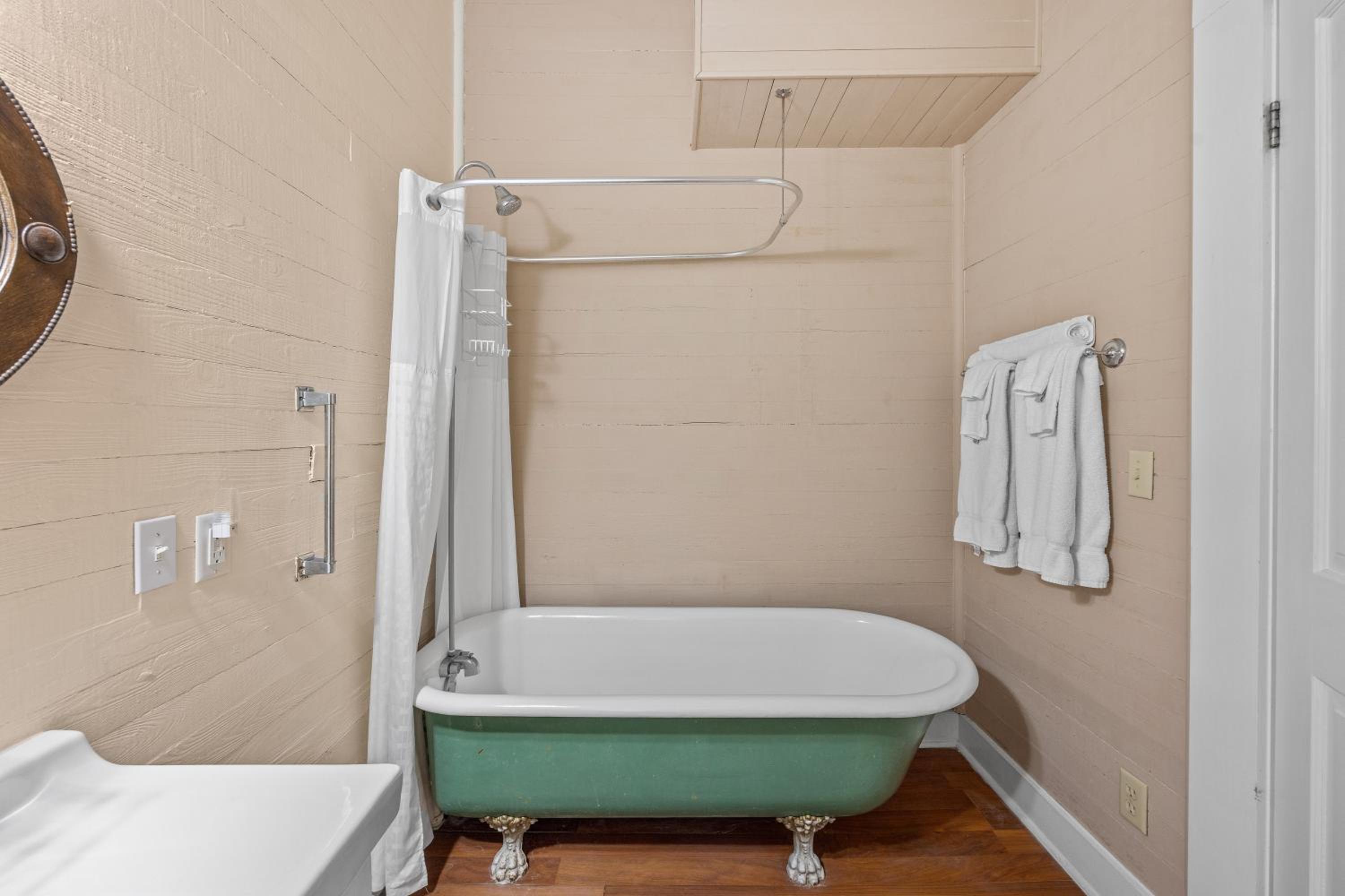 Deluxe Suite - Photo 4