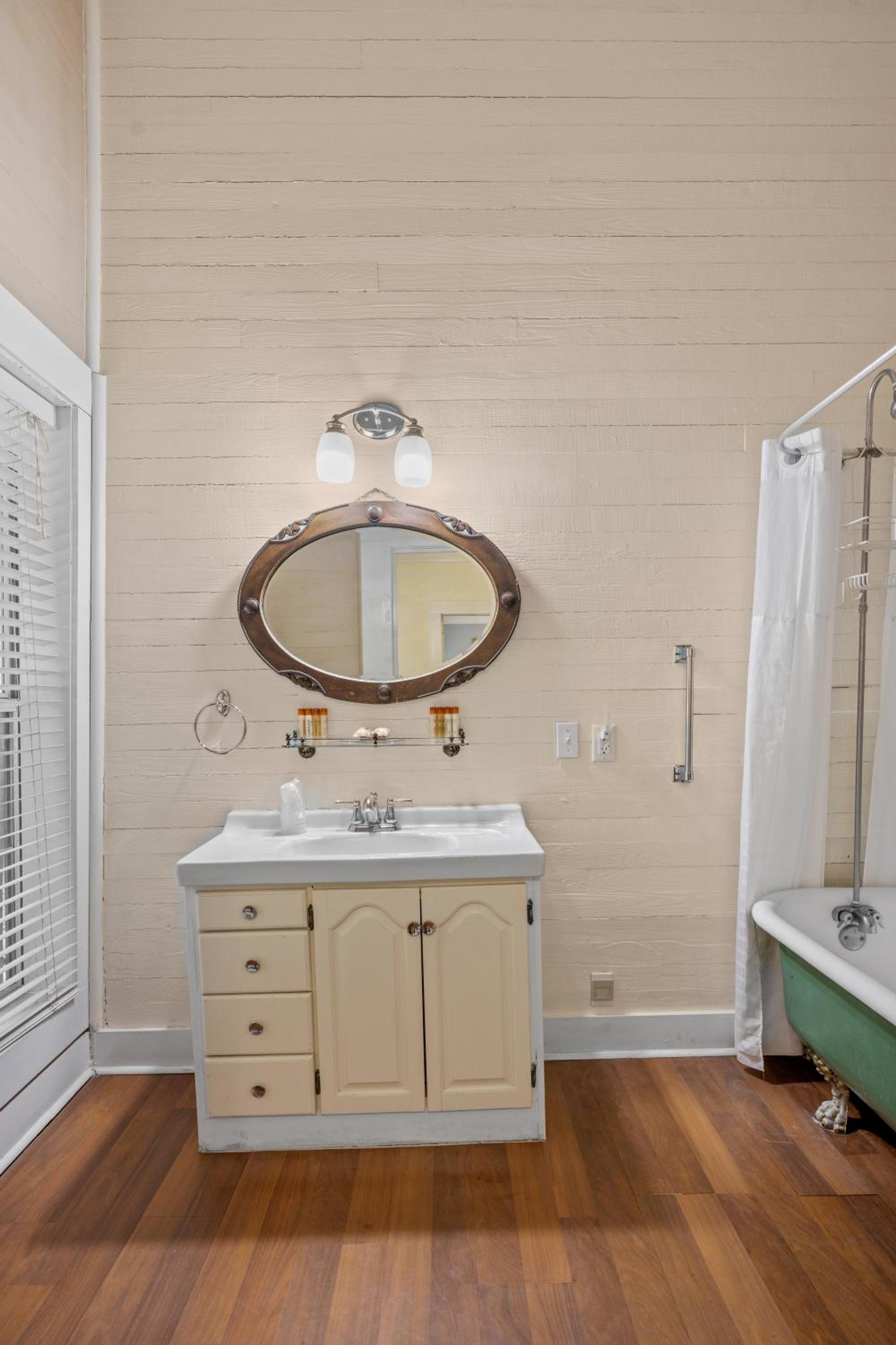 Deluxe Suite - Photo 2