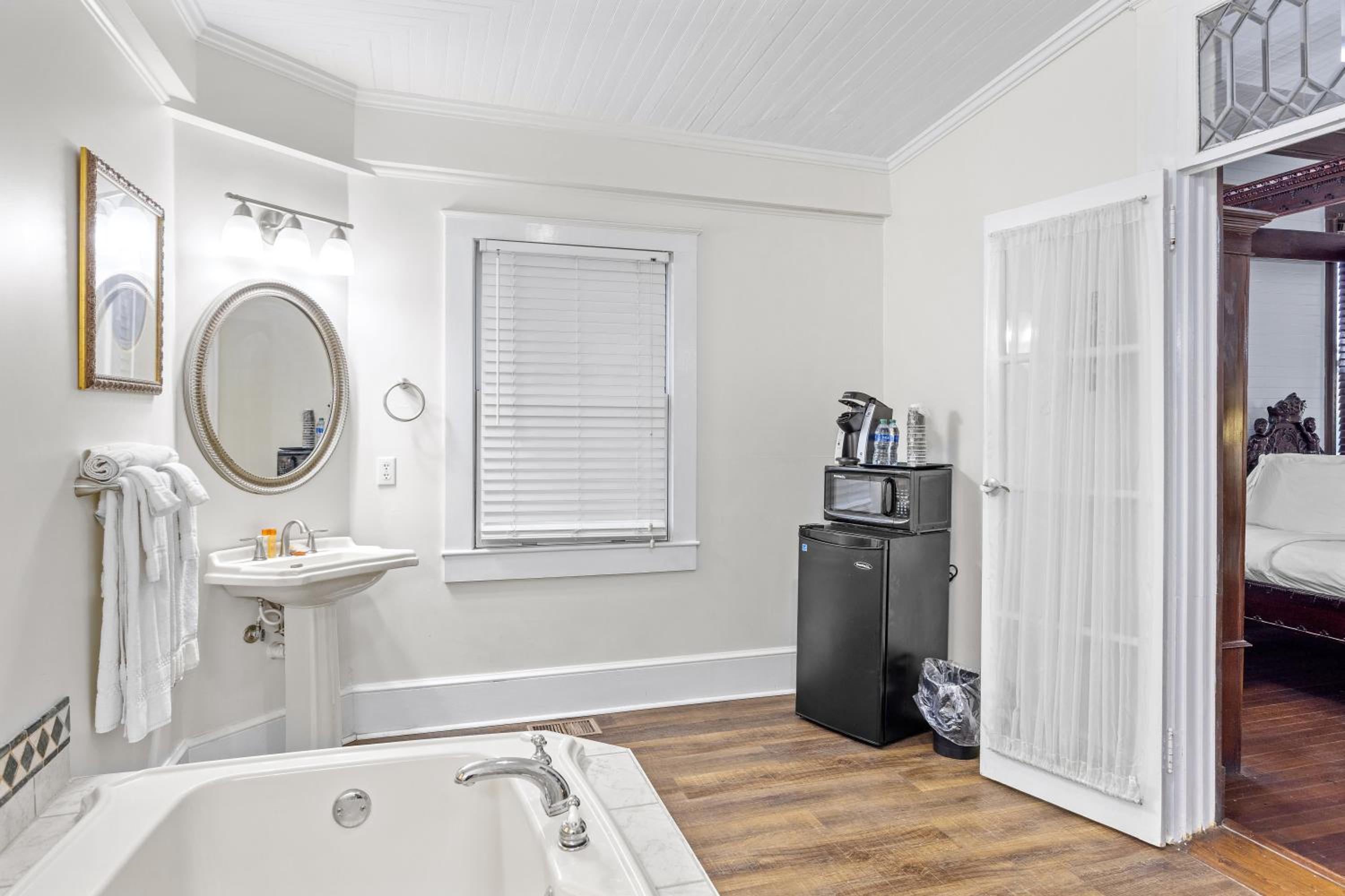 King Suite - Photo 4