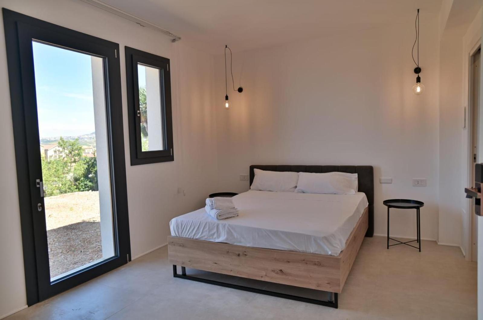 Standard Triple Room with Sea View
