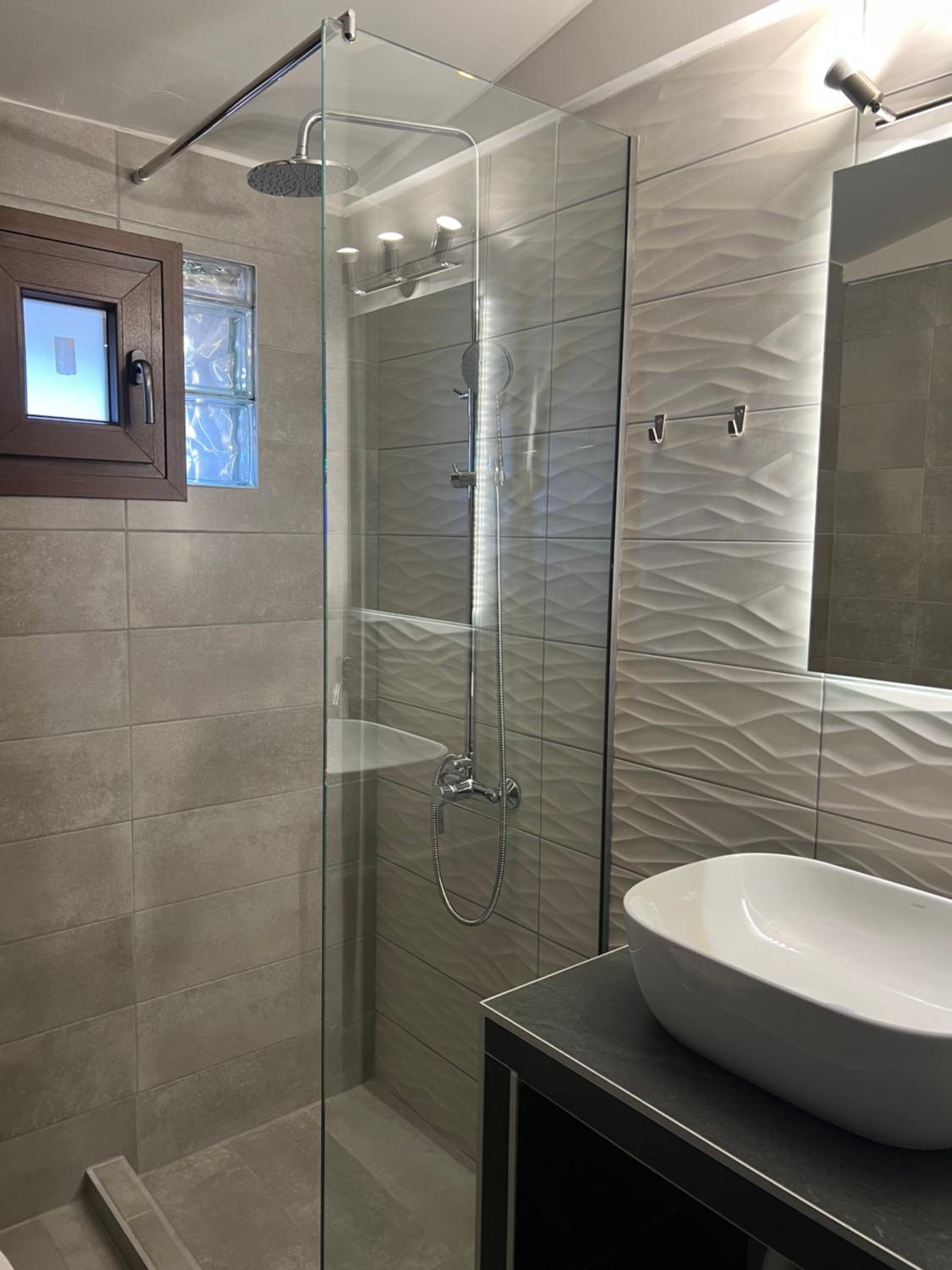 Deluxe Studio with 2 single beds photo 3