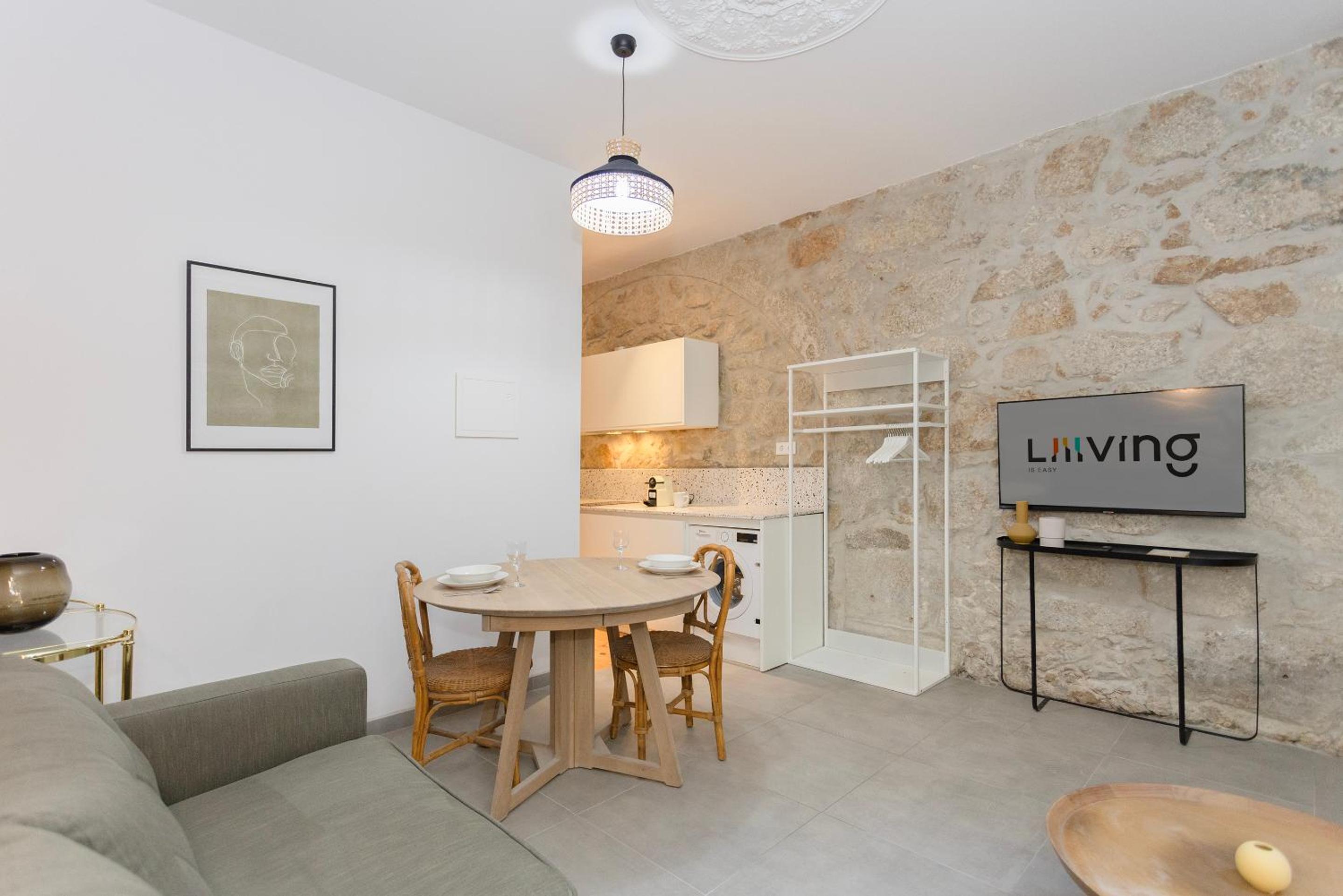 One-Bedroom Apartment With Balcony photo 3