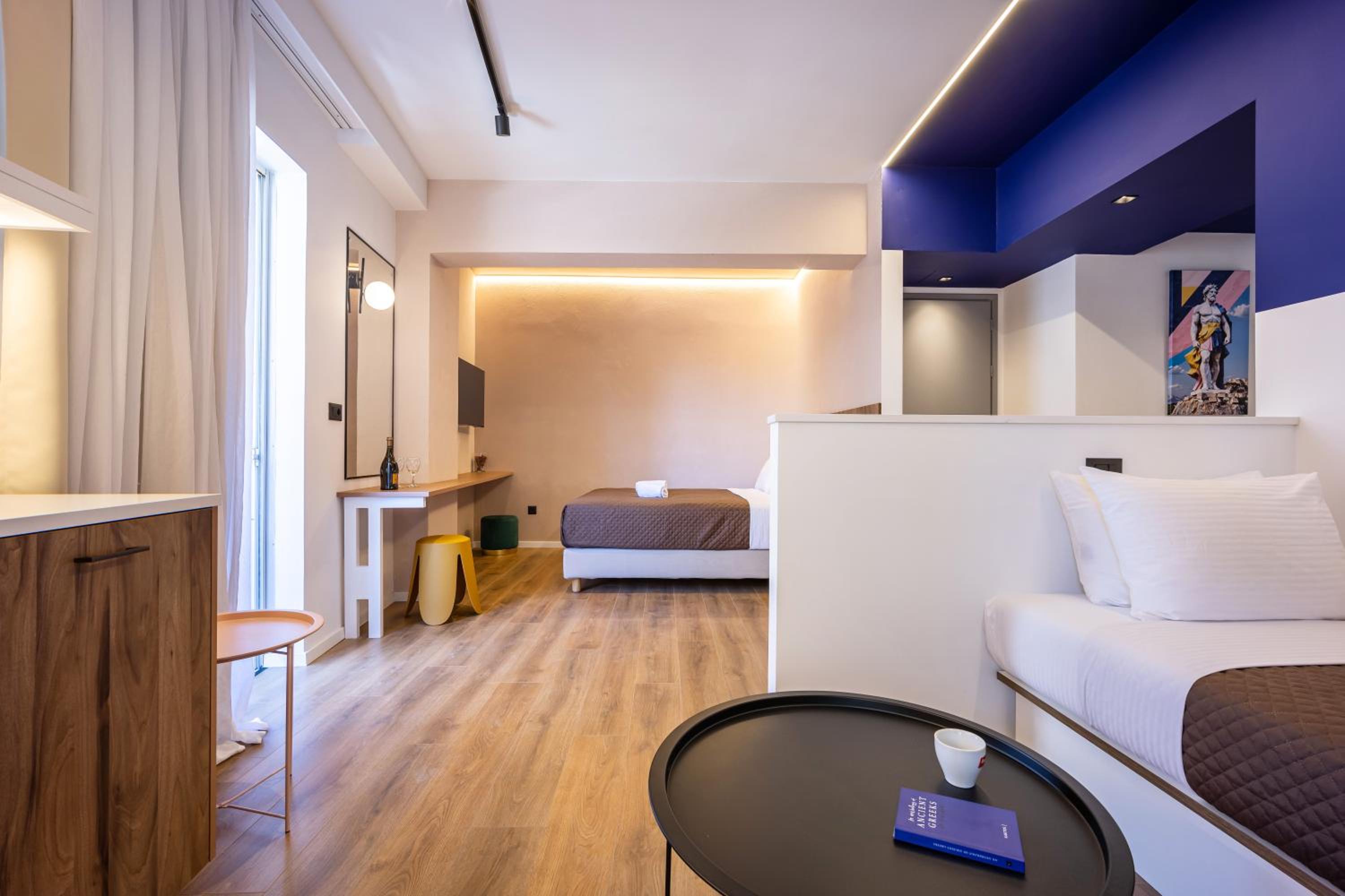 One-Bedroom Apartment with City View photo 3