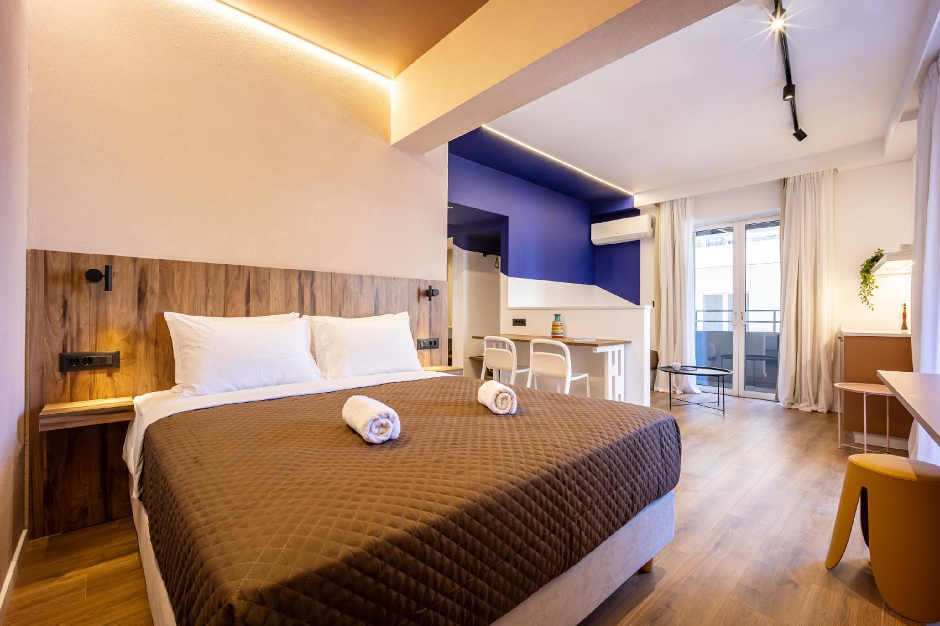 One-Bedroom Apartment with City View photo 1