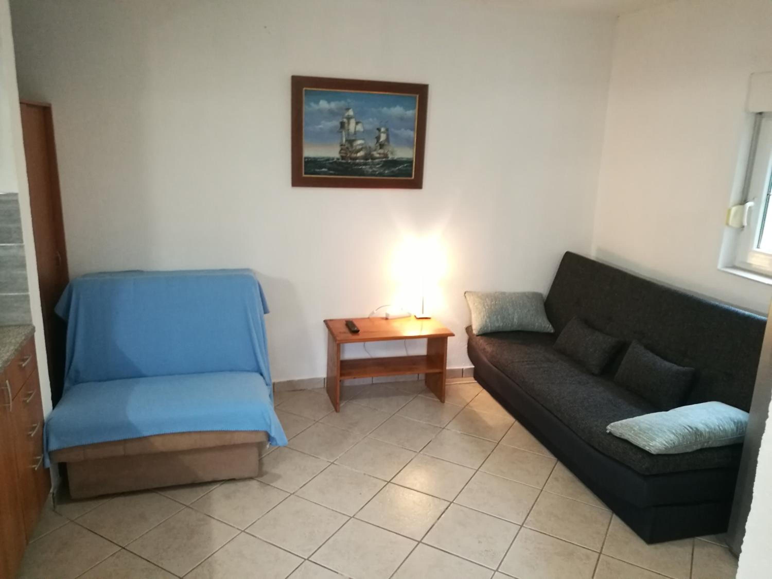 One-Bedroom Apartment photo 2