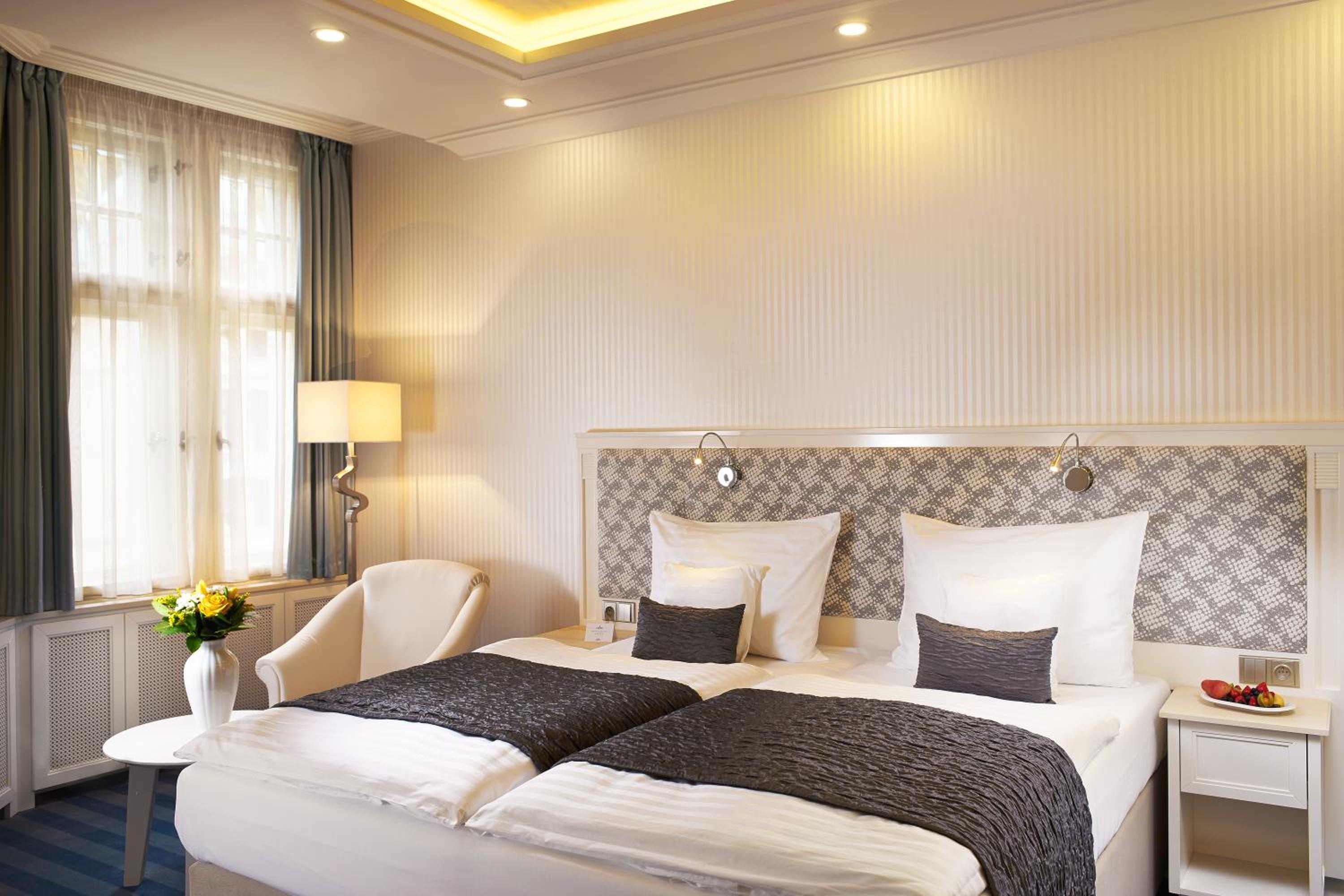 Double Room with Extra Bed photo 2