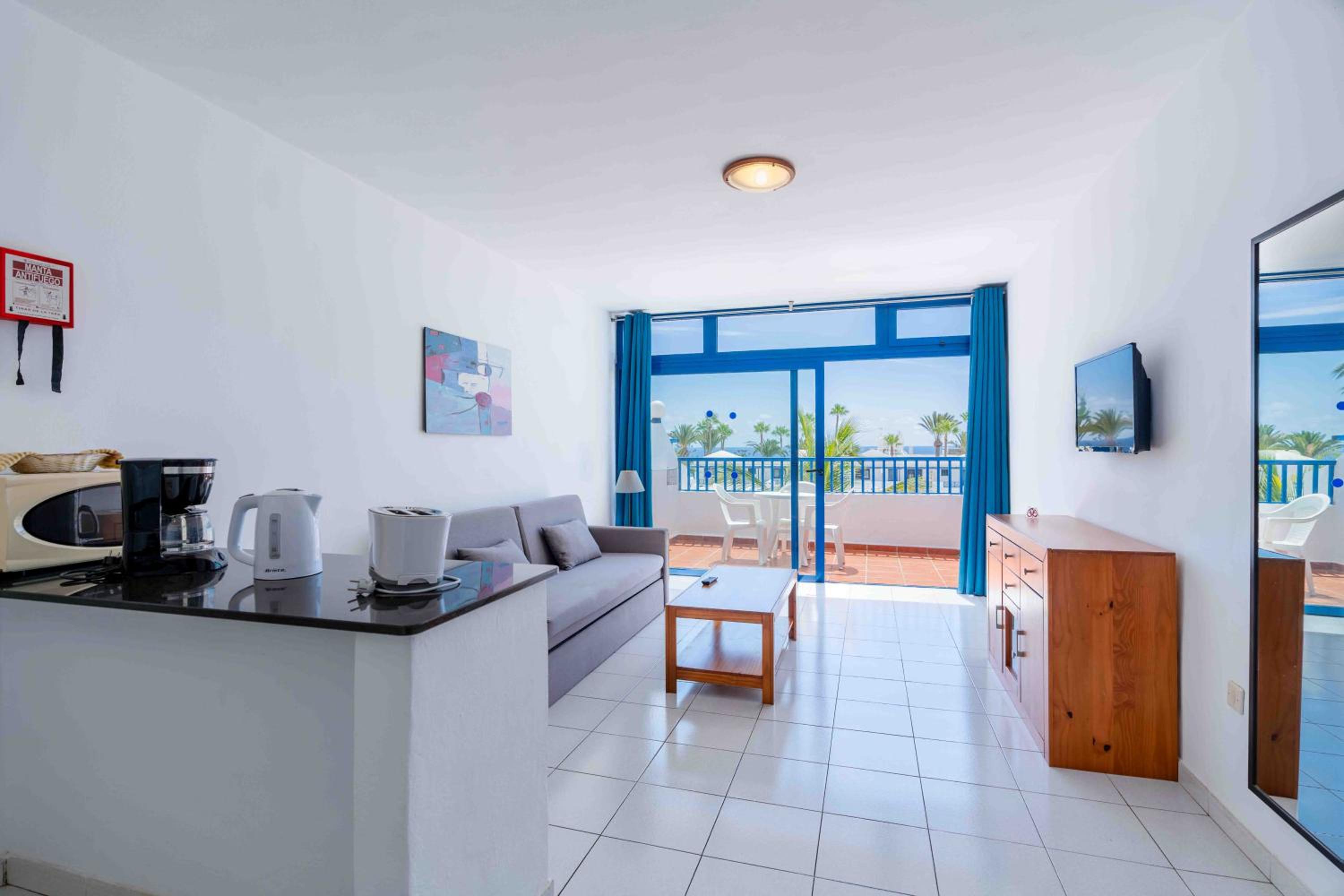 Apartment with Sea View - Photo 13