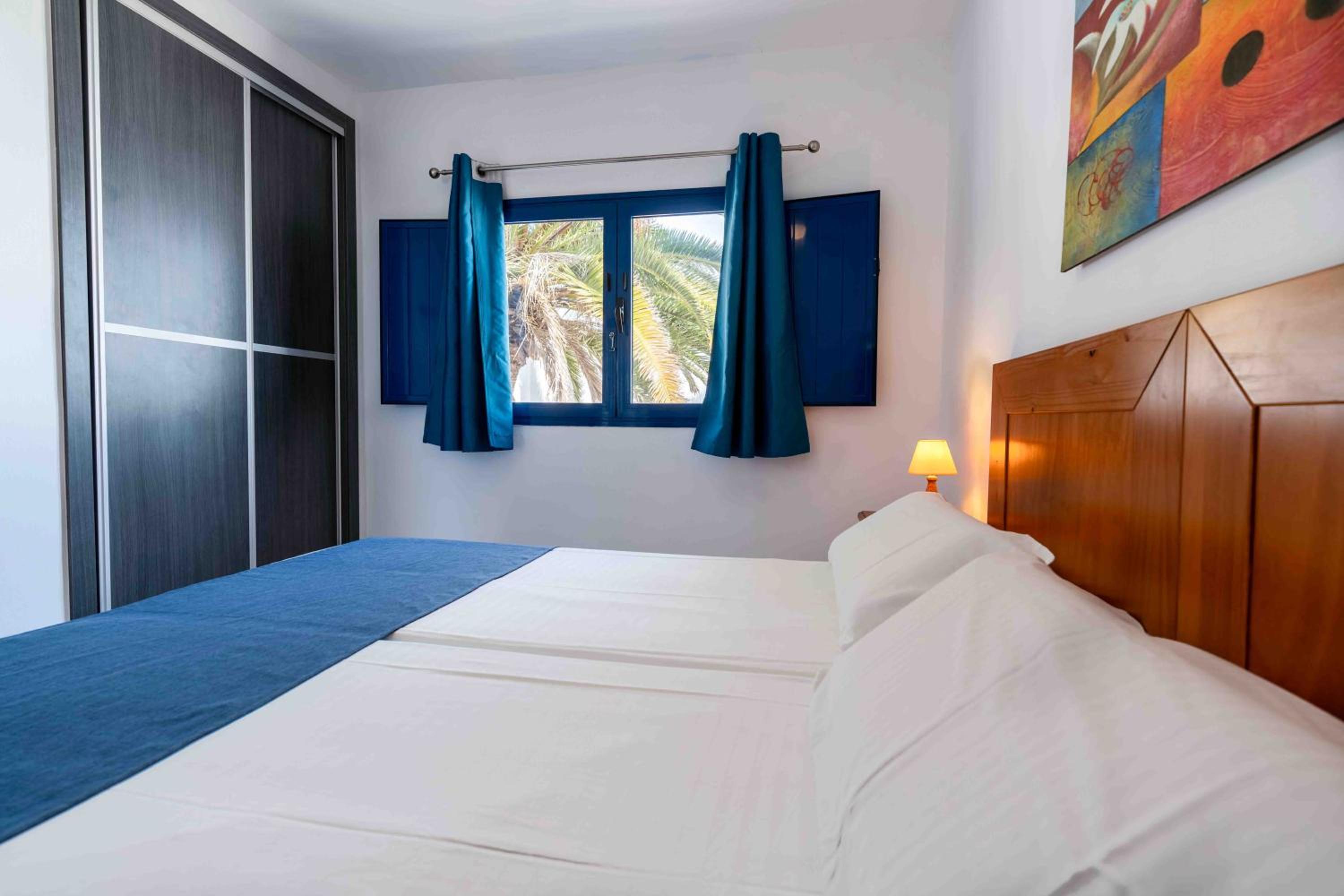 Apartment with Sea View - Photo 5