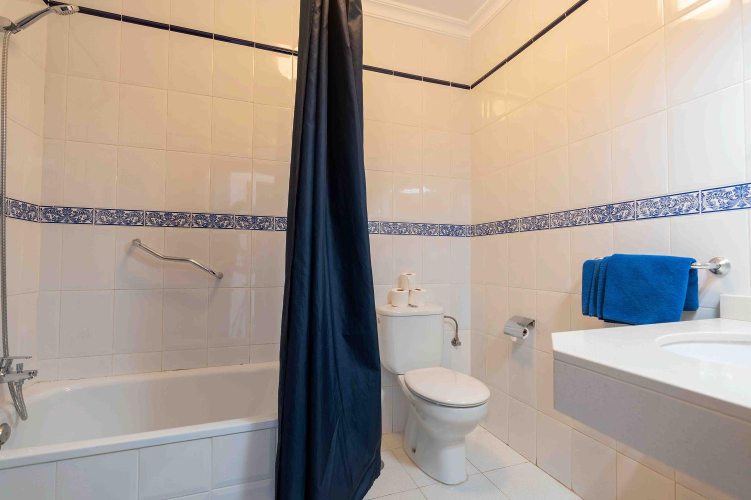 Apartment with Sea View - Photo 4
