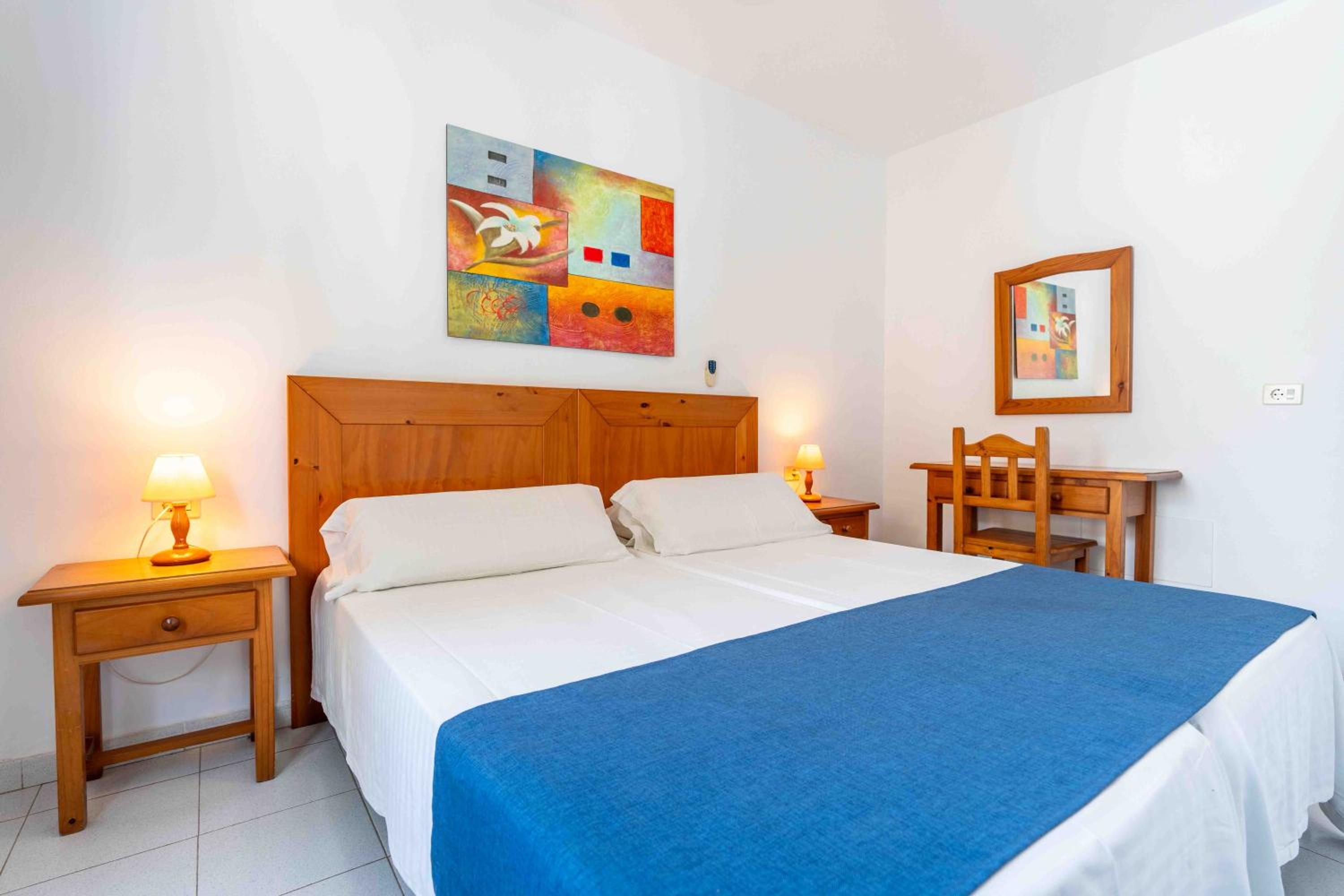 Apartment with Sea View - Photo 9