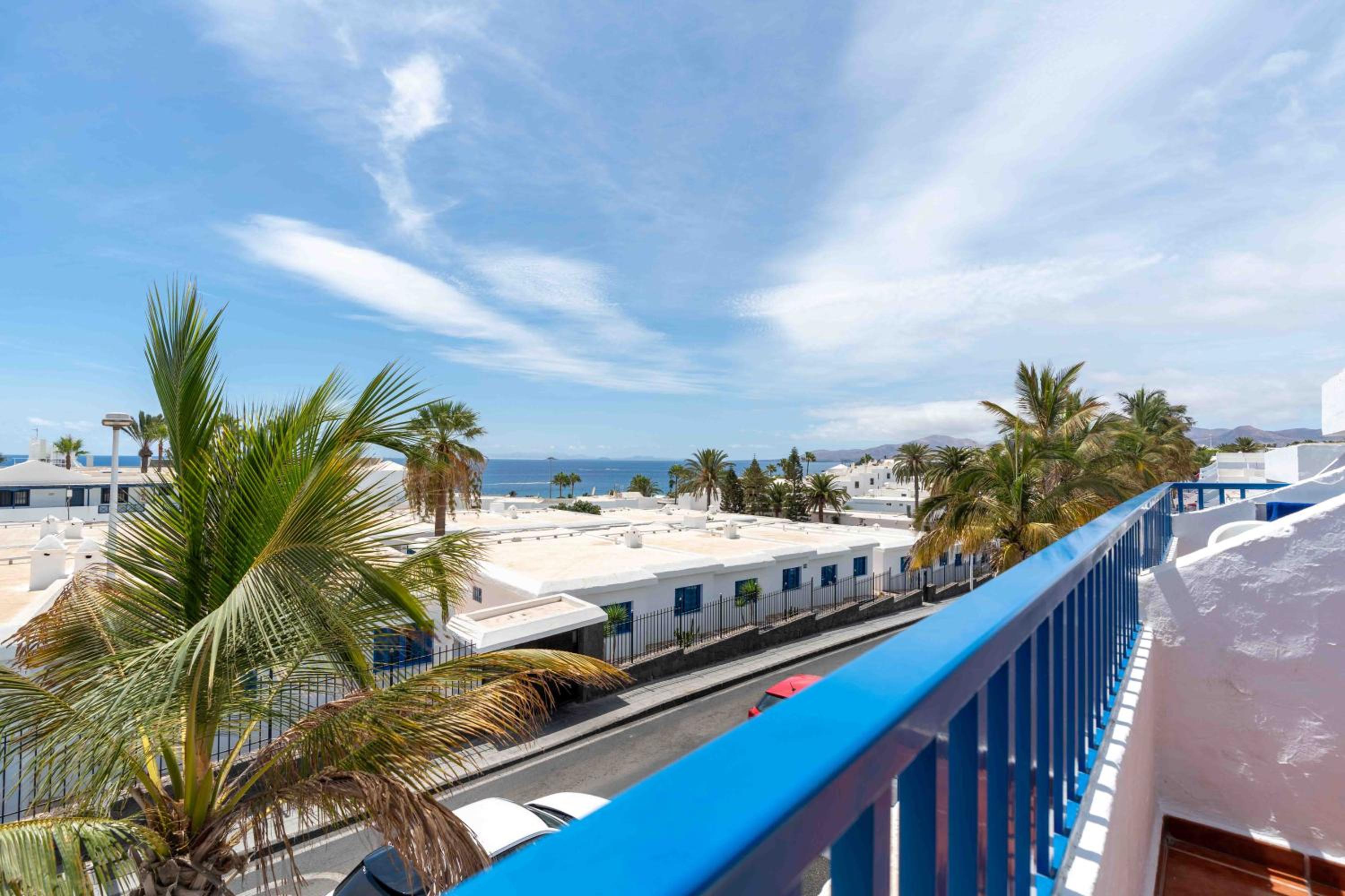 Apartment with Sea View - Photo 14