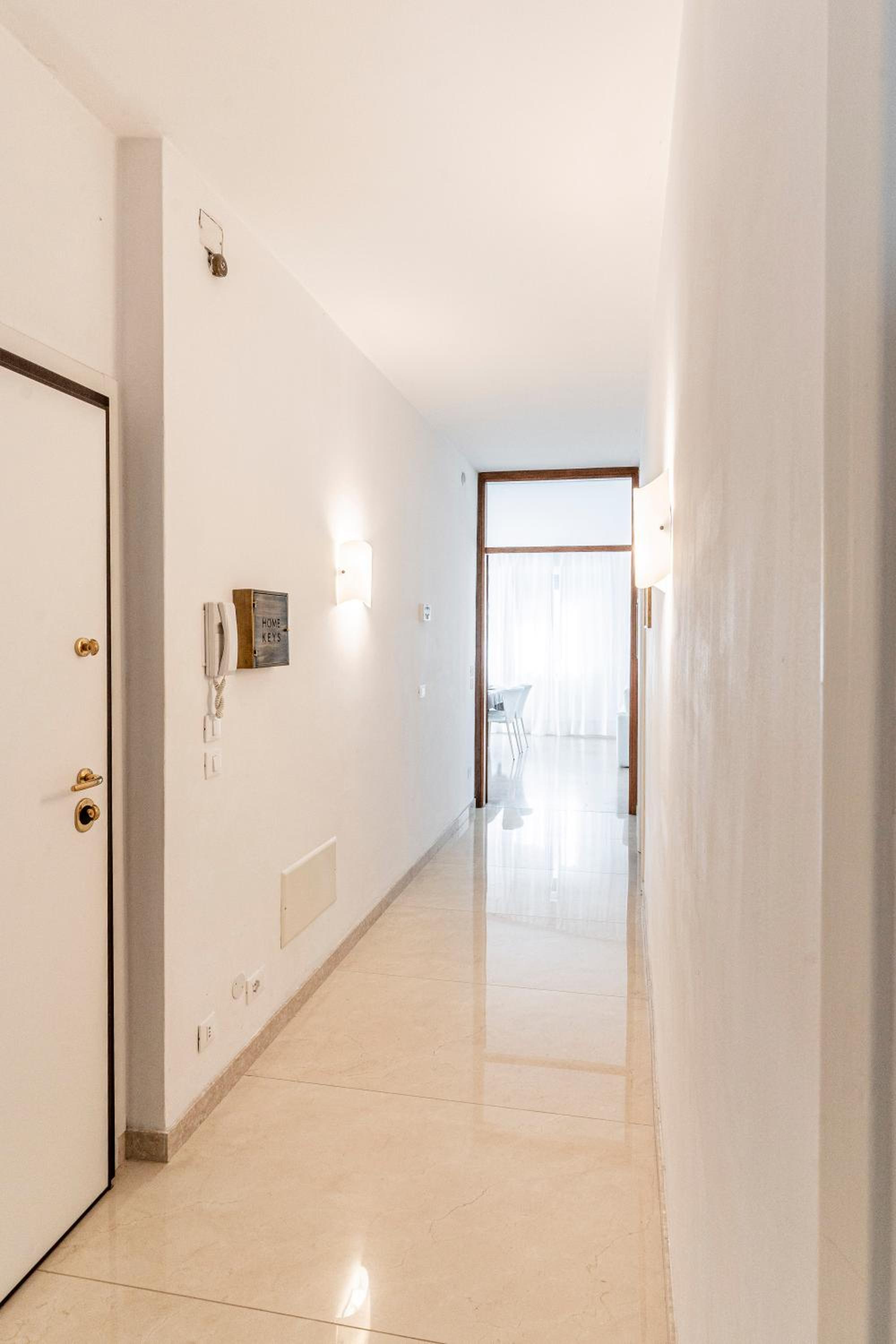 Apartment photo 2