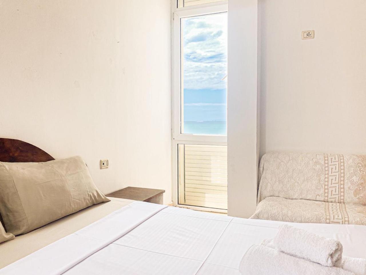 One-Bedroom Apartment with Sea View and Balcony