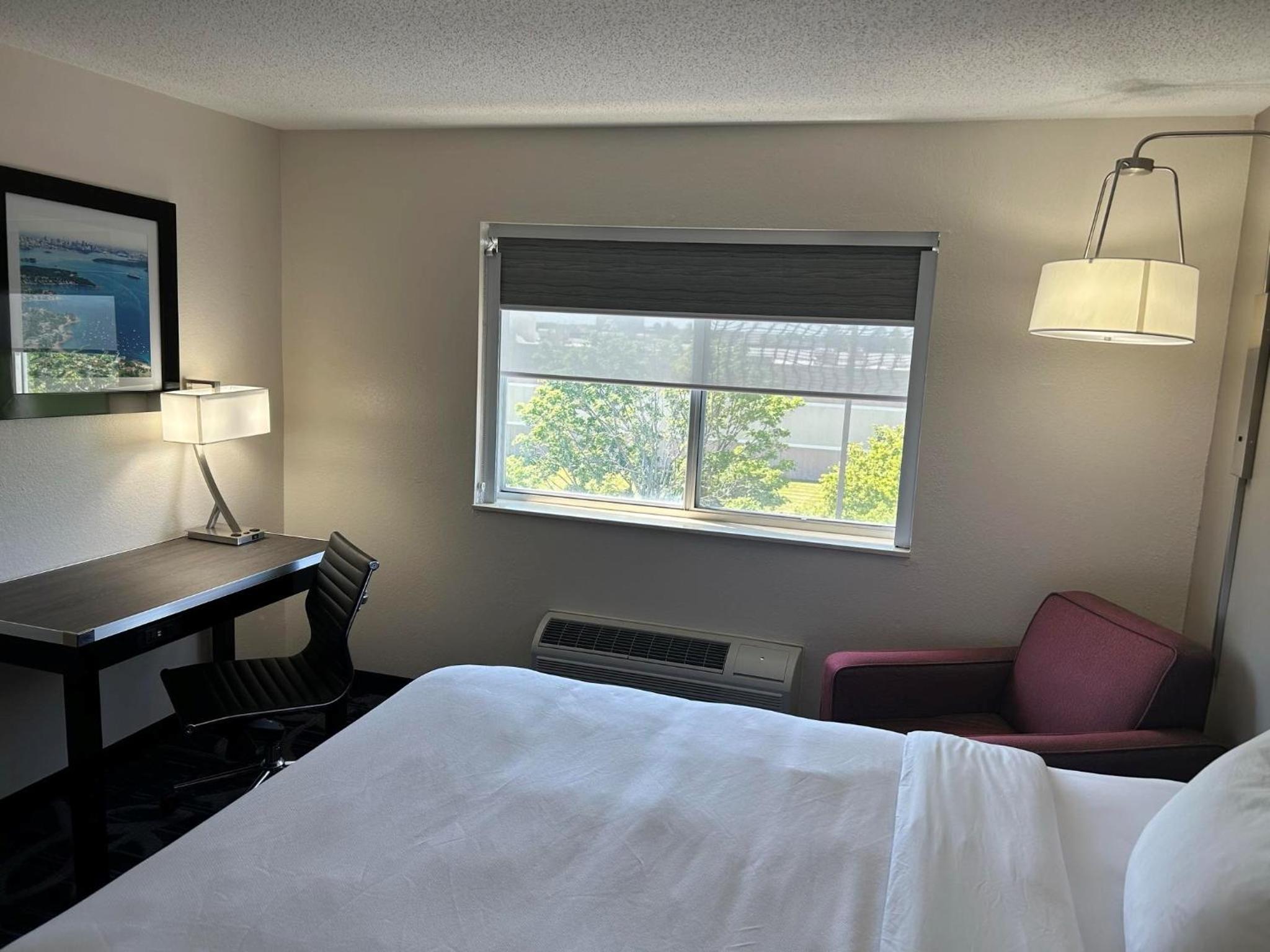Standard Queen Room photo 3