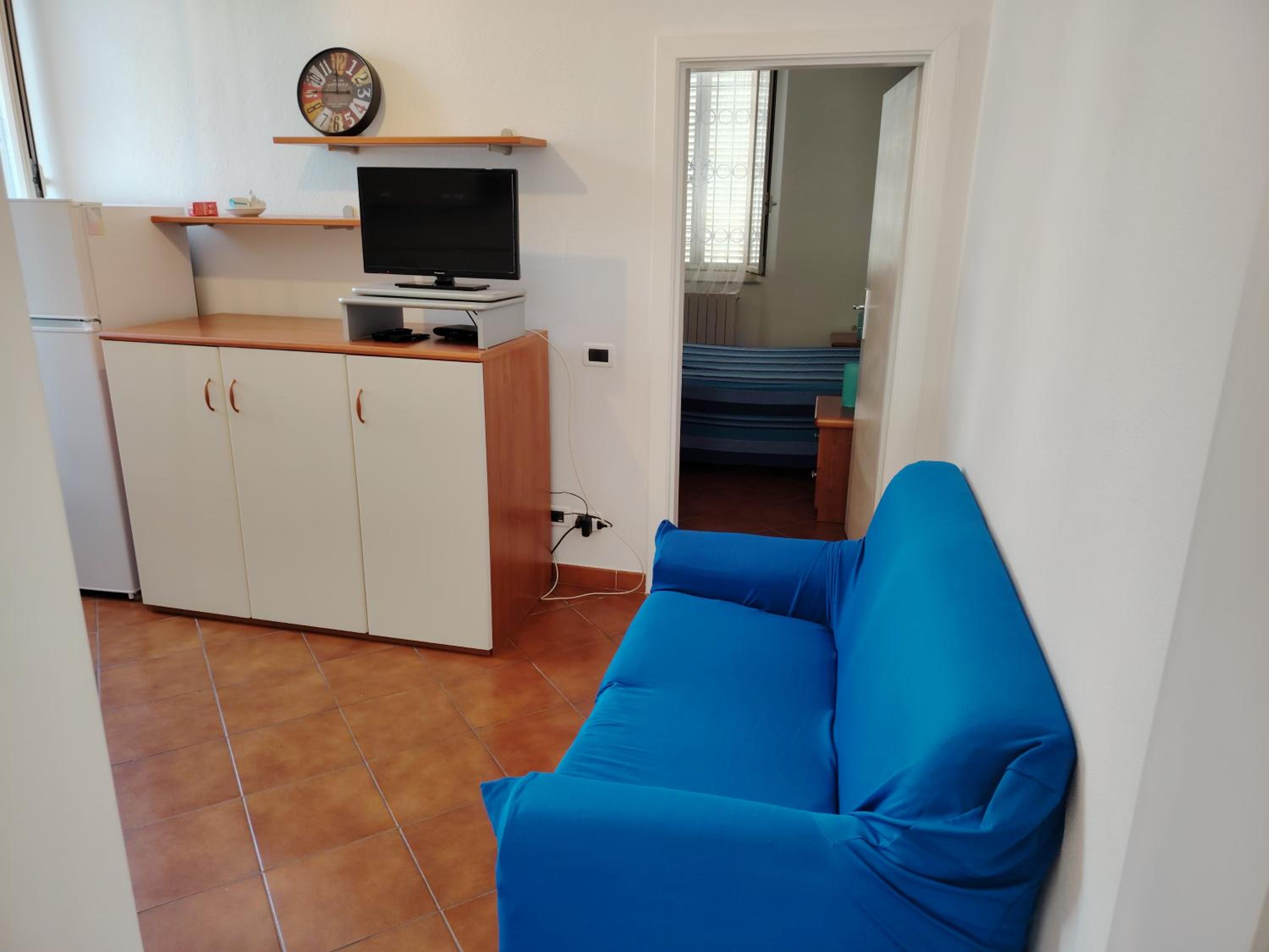 One-Bedroom Apartment photo 2