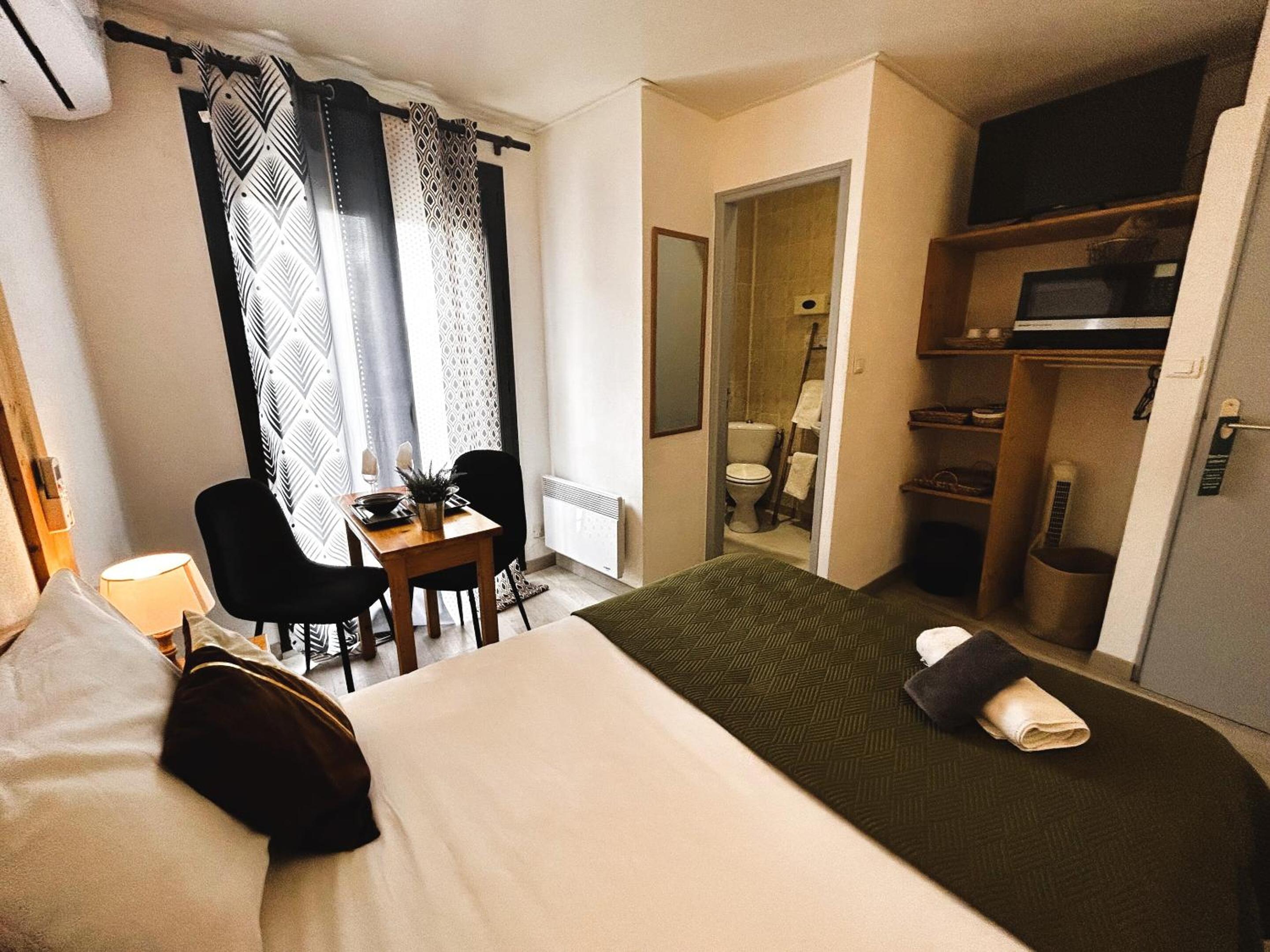 Standard Double Room photo 2