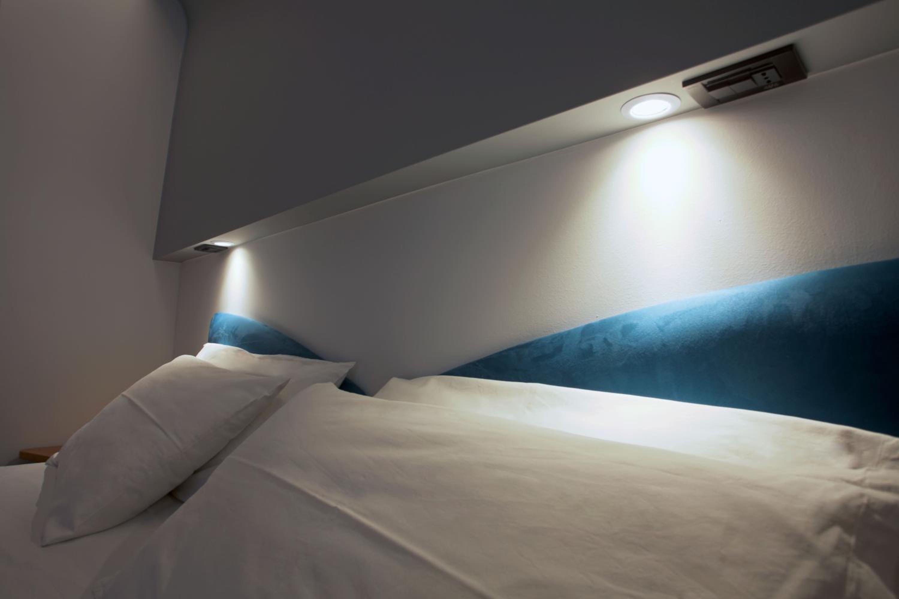 Standard Double or Twin Room - Photo 13