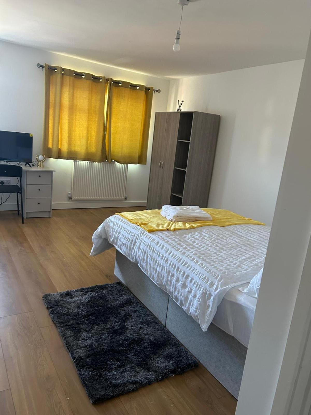 Double Room With Private Bathroom photo 2