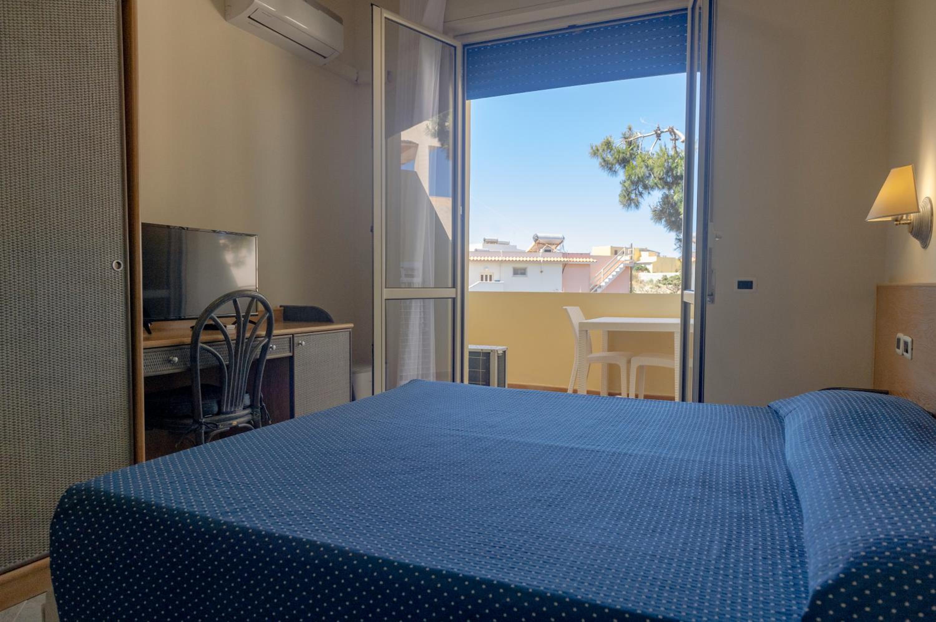 Double Room with Balcony photo 2