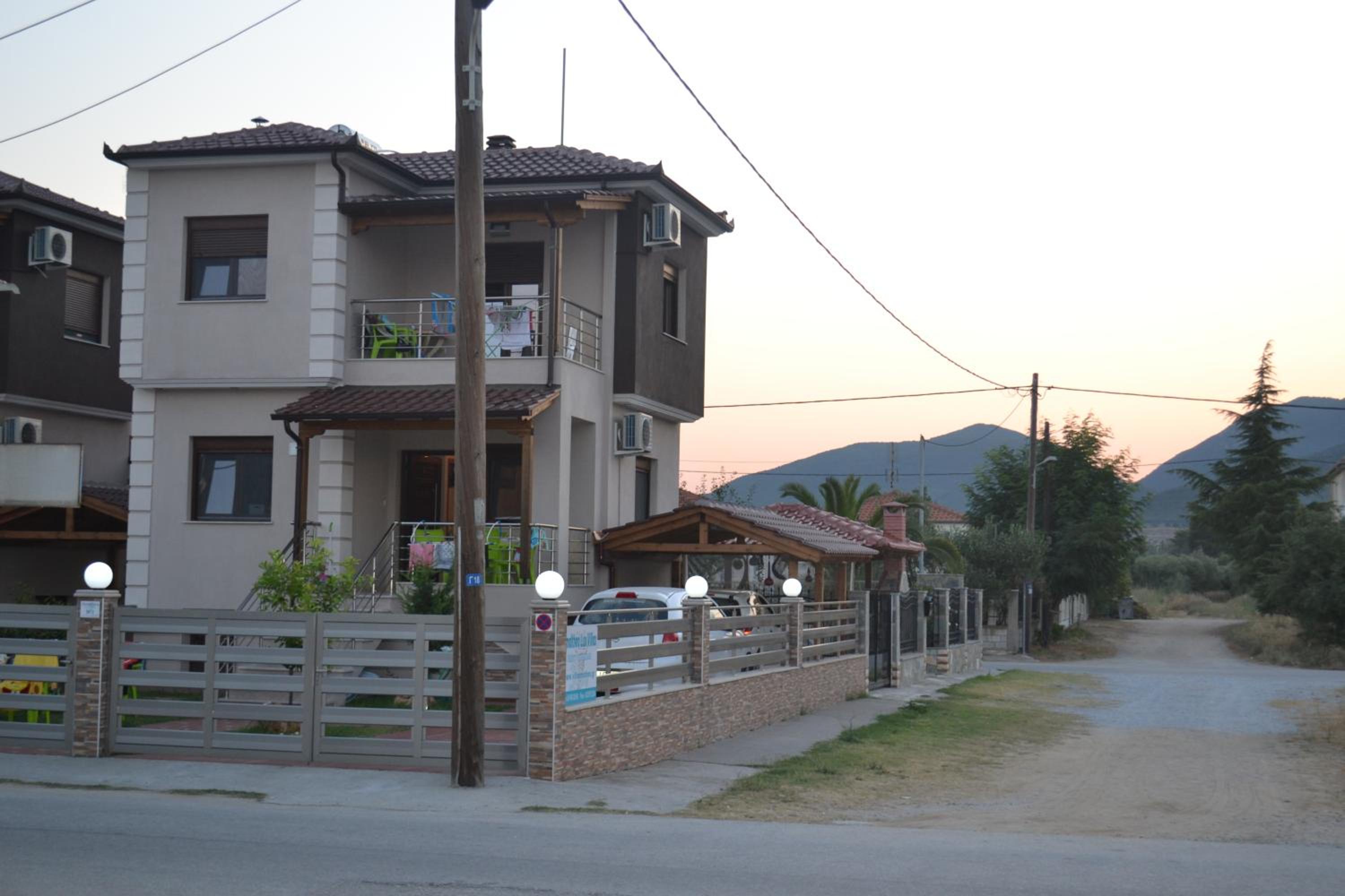 Deluxe Villa photo 2