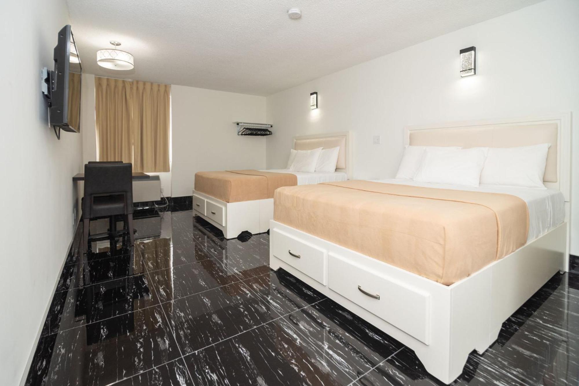 Superior Queen Room with Two Queen Beds - Newly Renovated - Photo 1