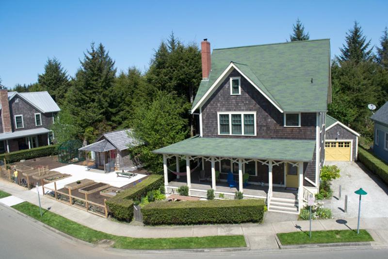 Three-Bedroom Home photo 2
