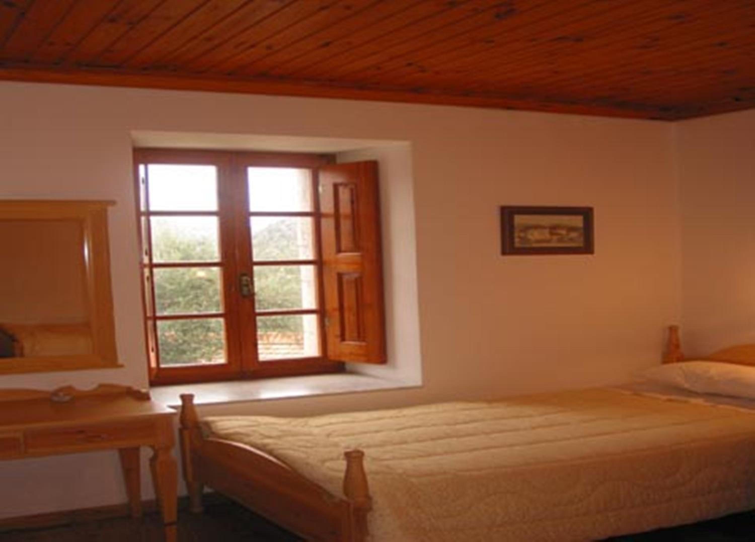 Basic Triple Room photo 2