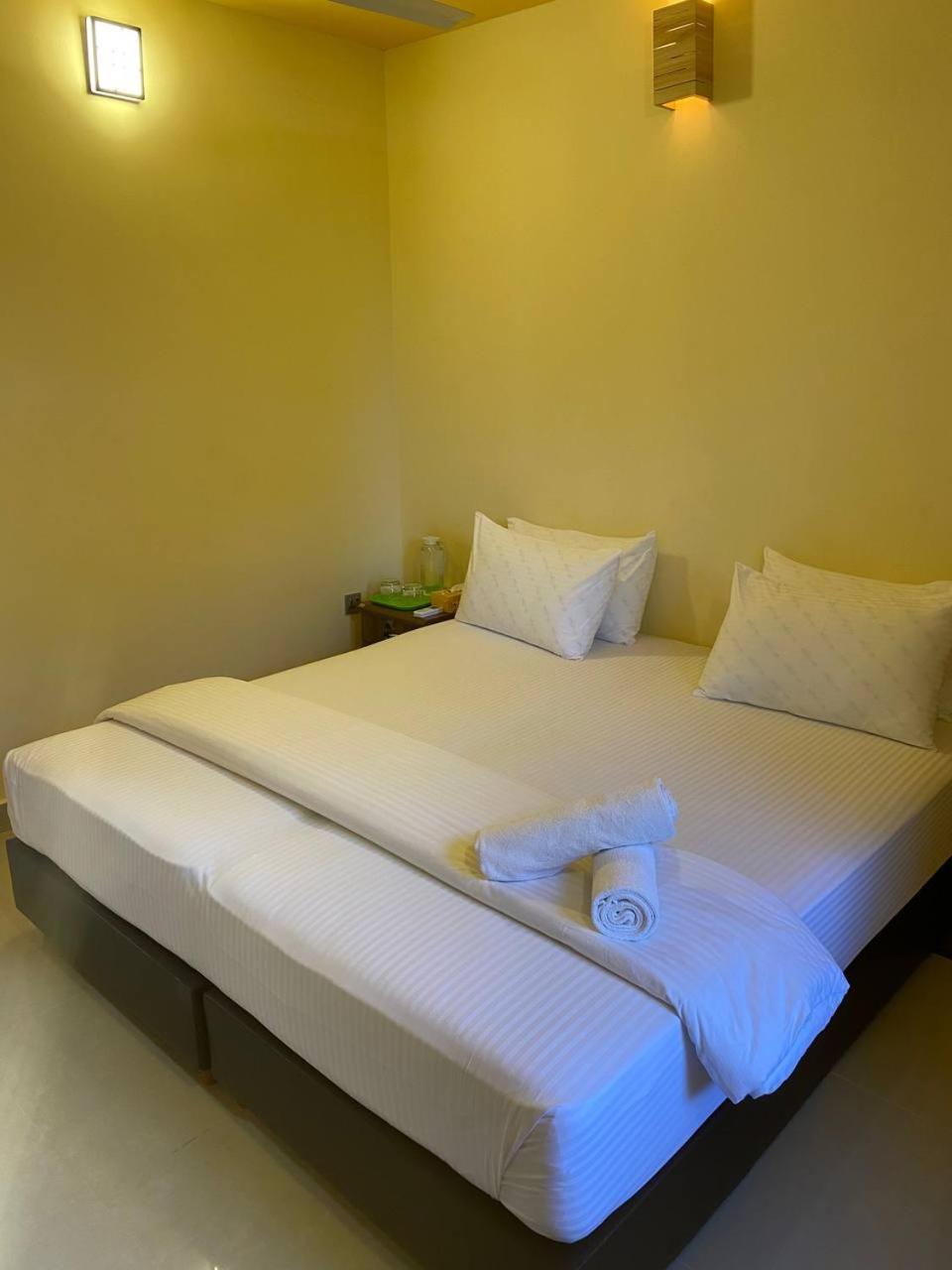 Deluxe Queen Room - Photo 2