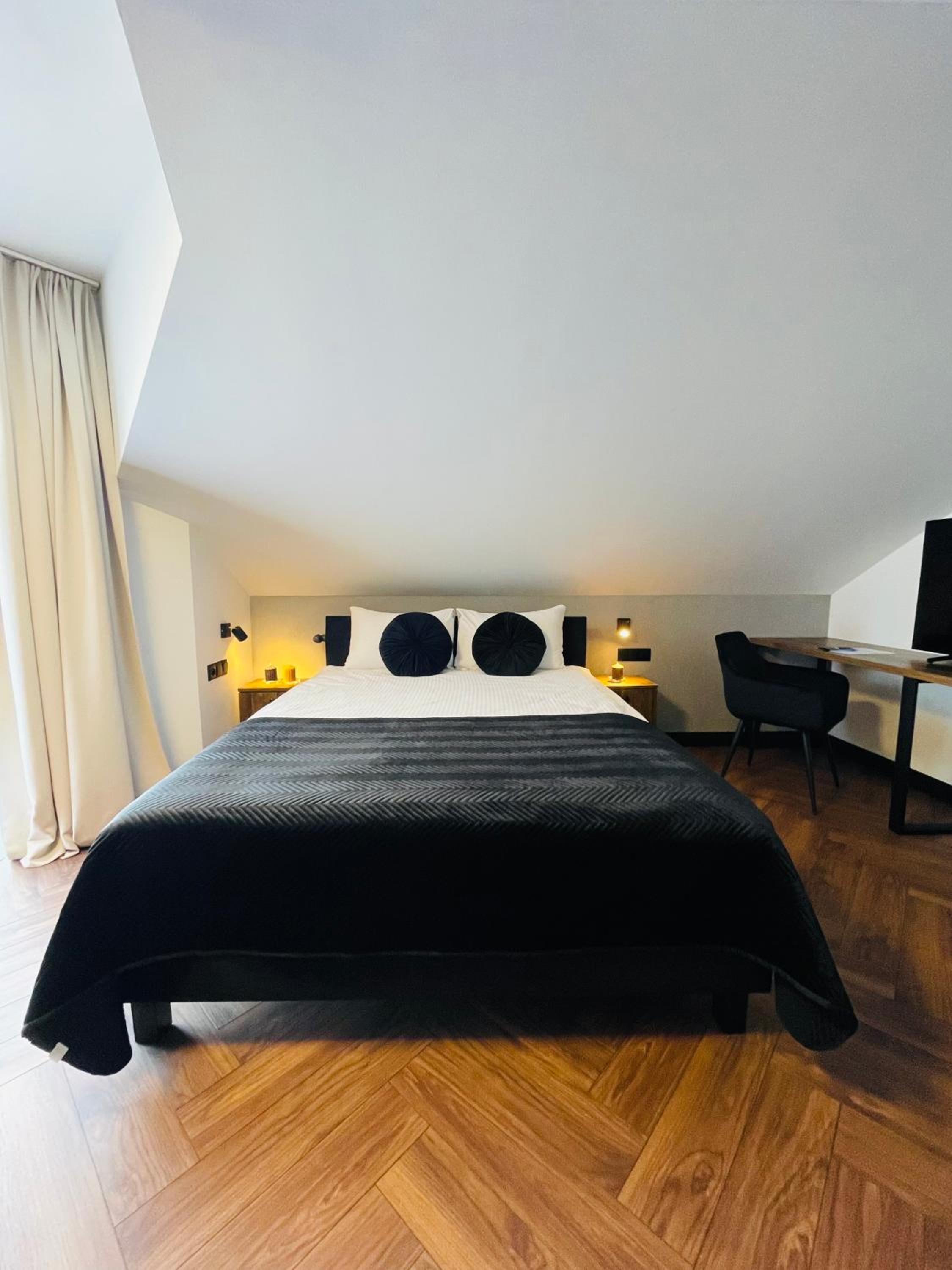 Deluxe Family Room - Photo 4