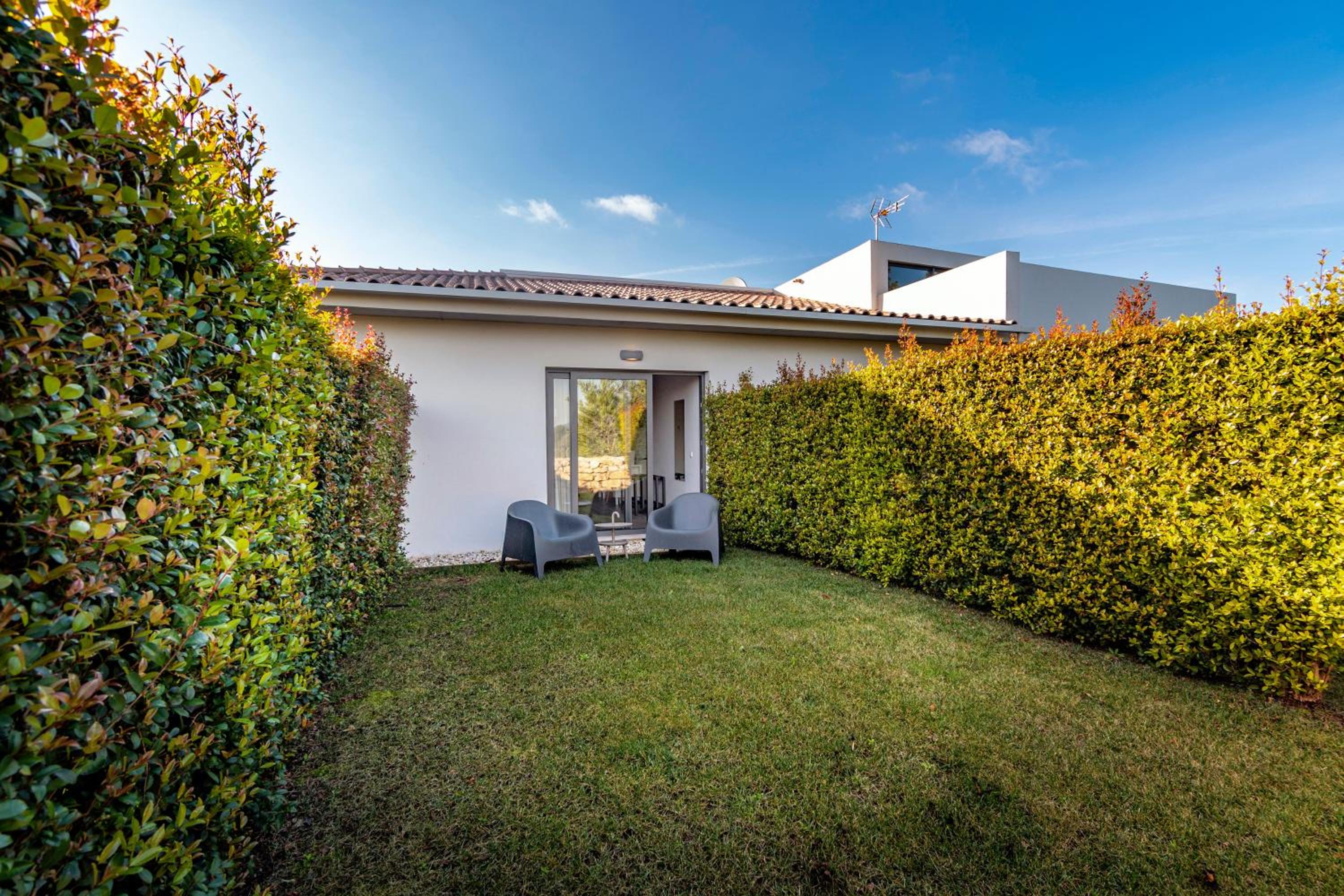 Deluxe Double Room with Garden photo 3