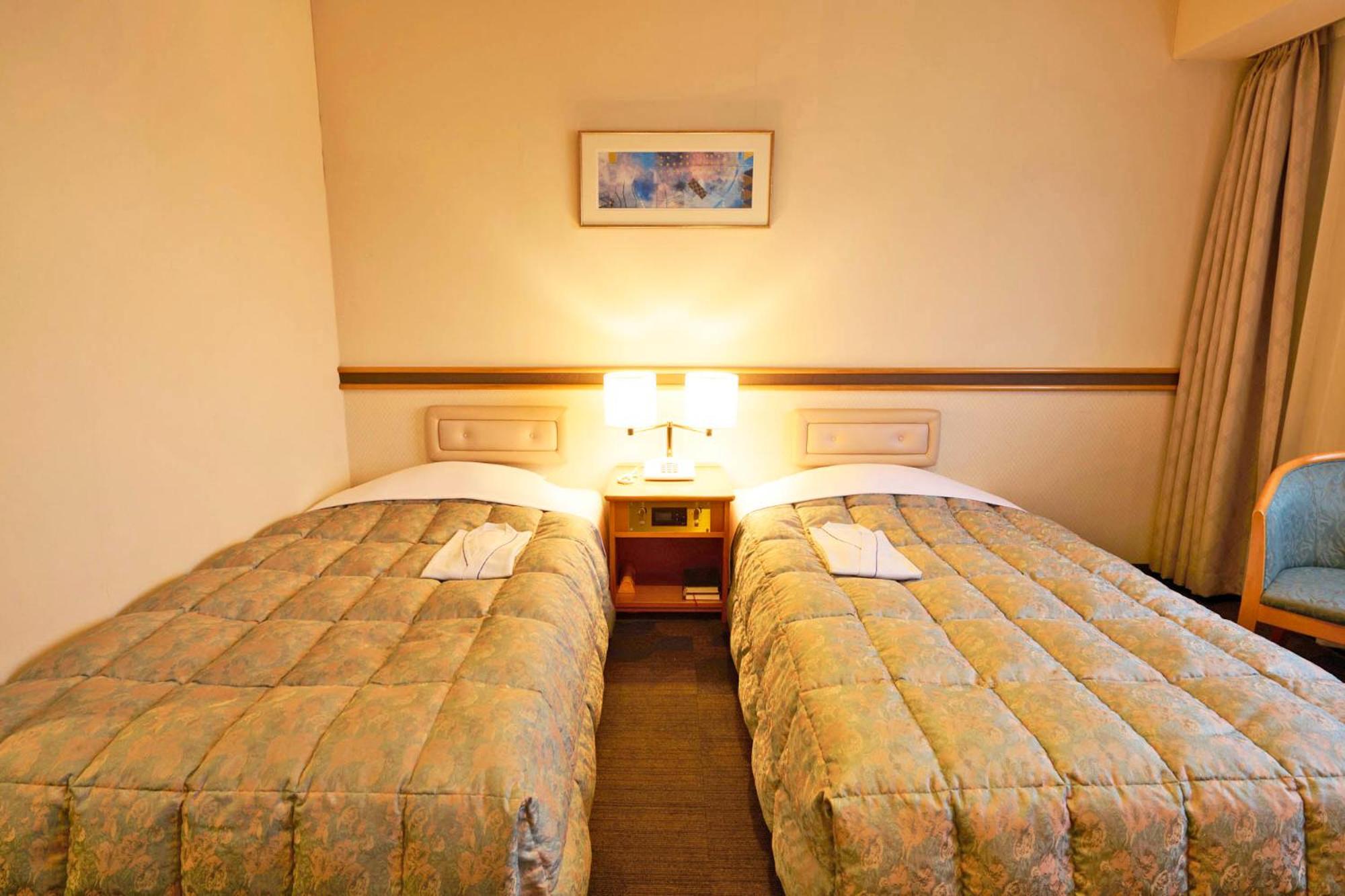 Twin Room - Smoking - Photo 1