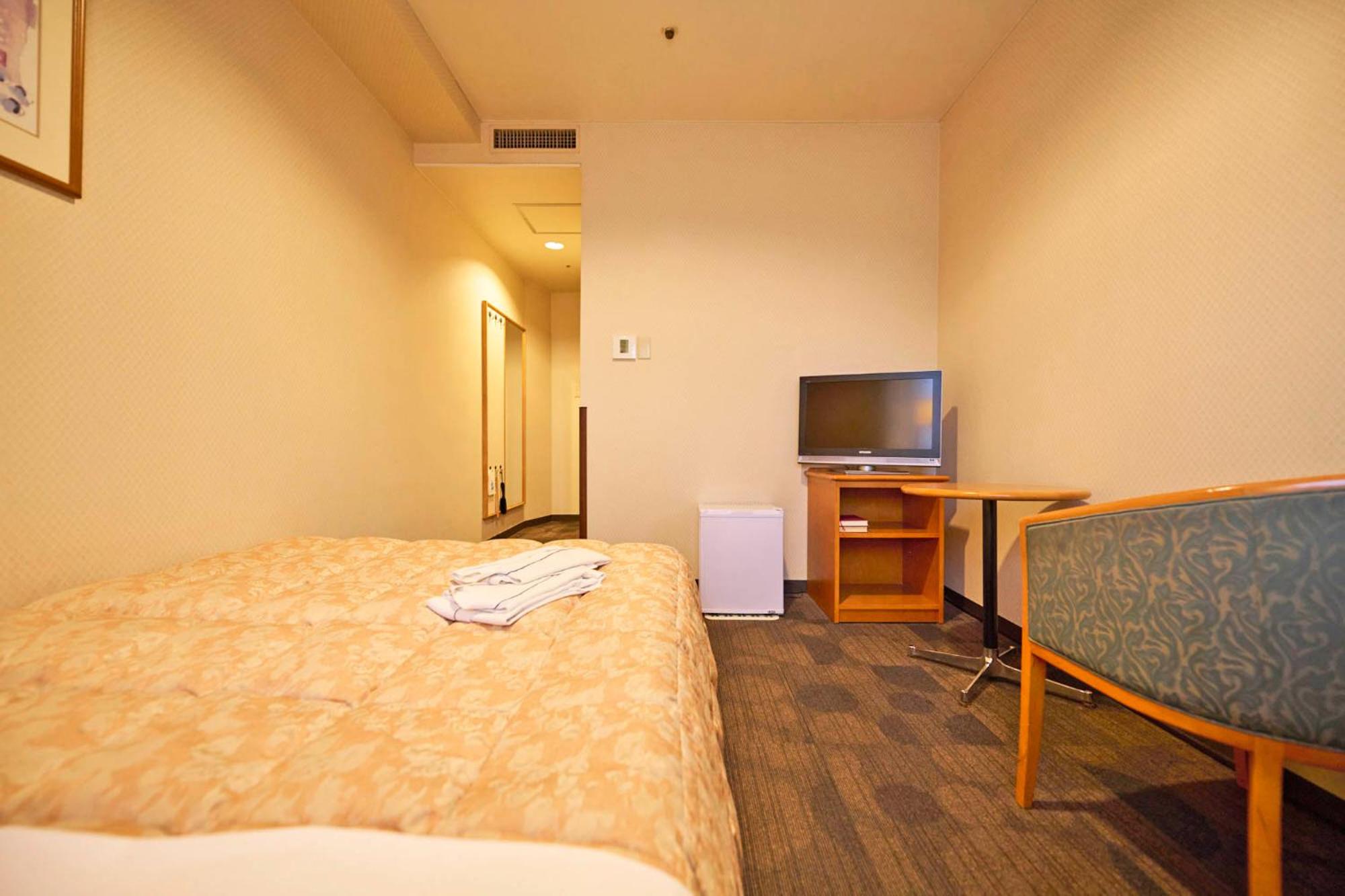 Twin Room - Non-Smoking - Photo 1