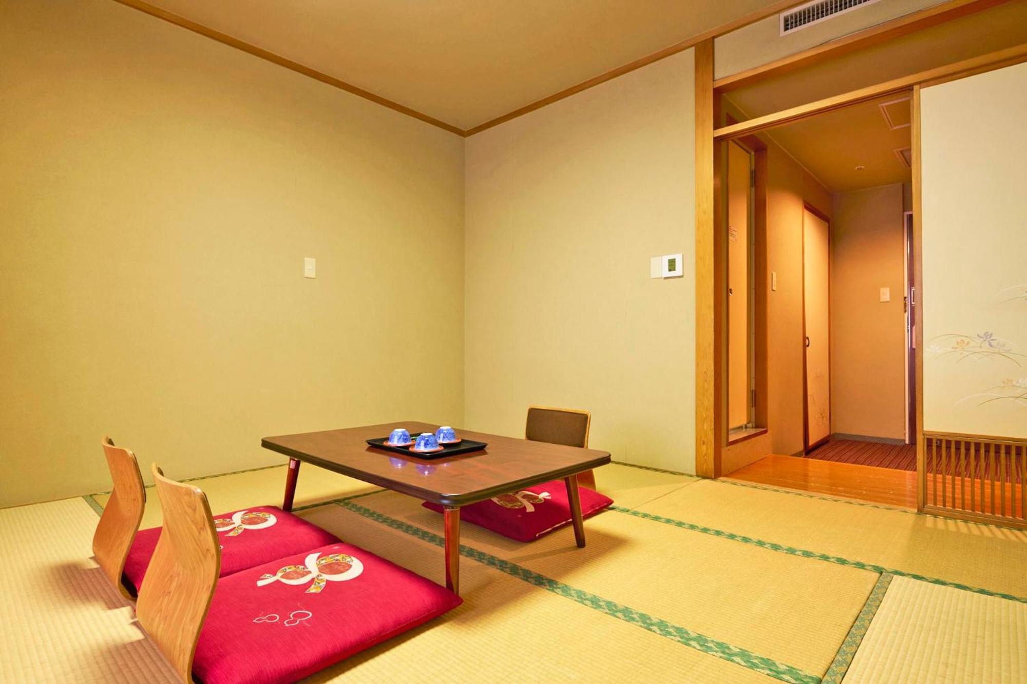 Twin Room - Smoking - Photo 3