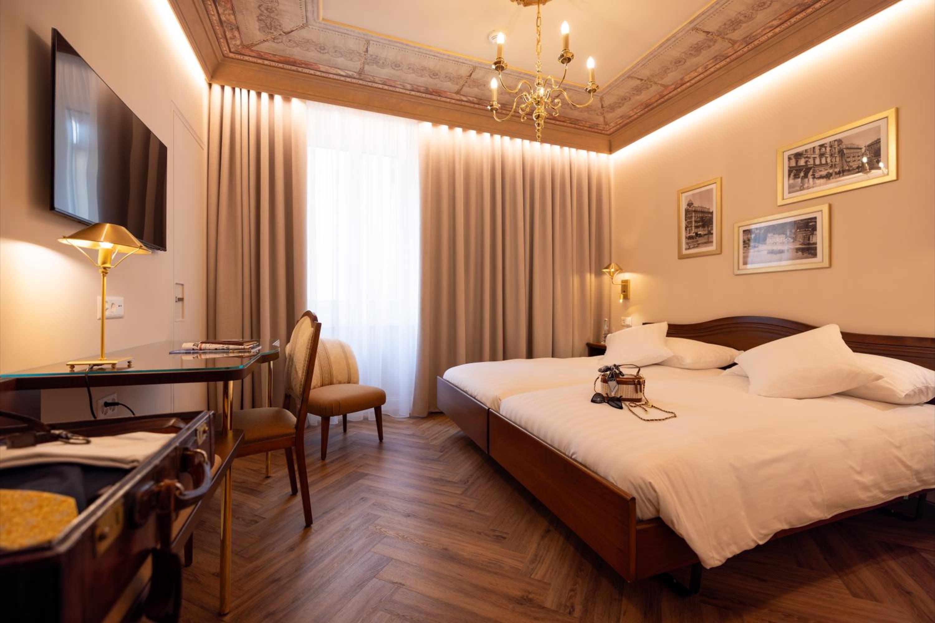 Classic Double Room with Courtyard View