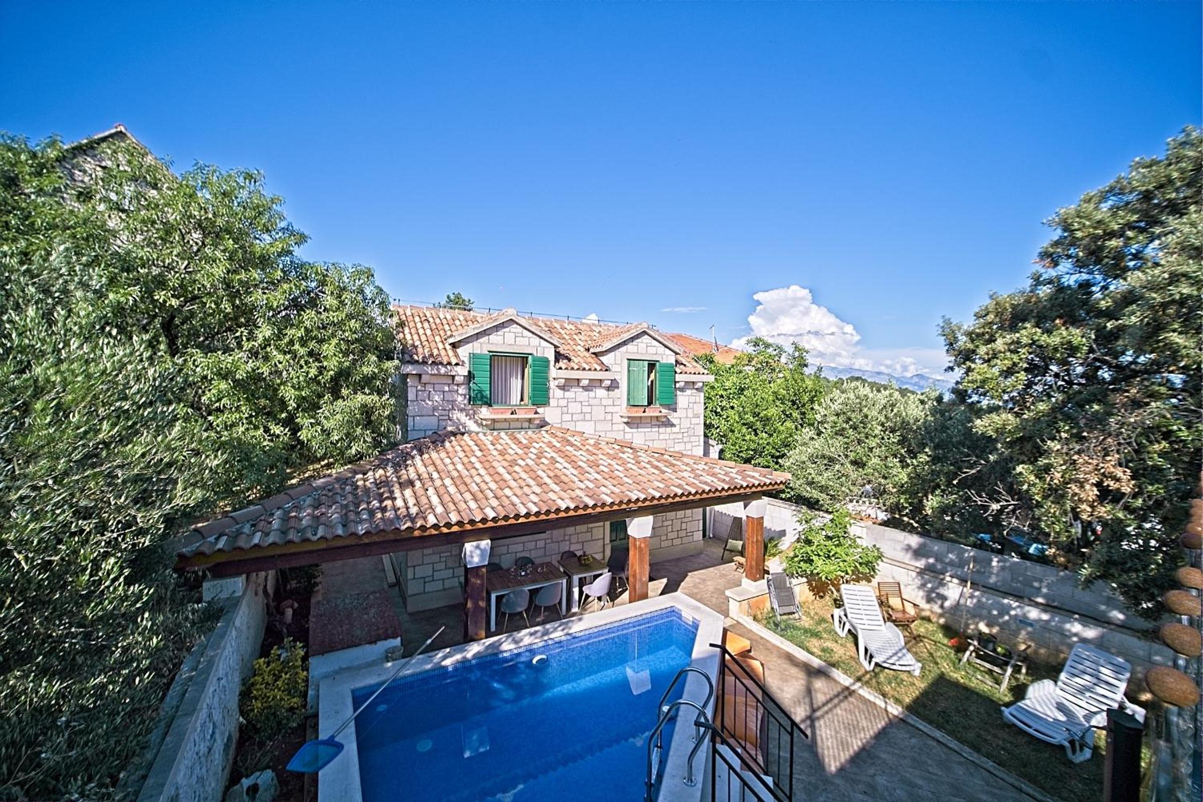 Three-Bedroom House photo 2