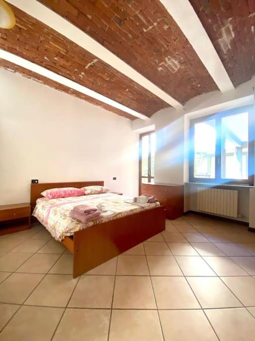 Three-Bedroom Apartment photo 1