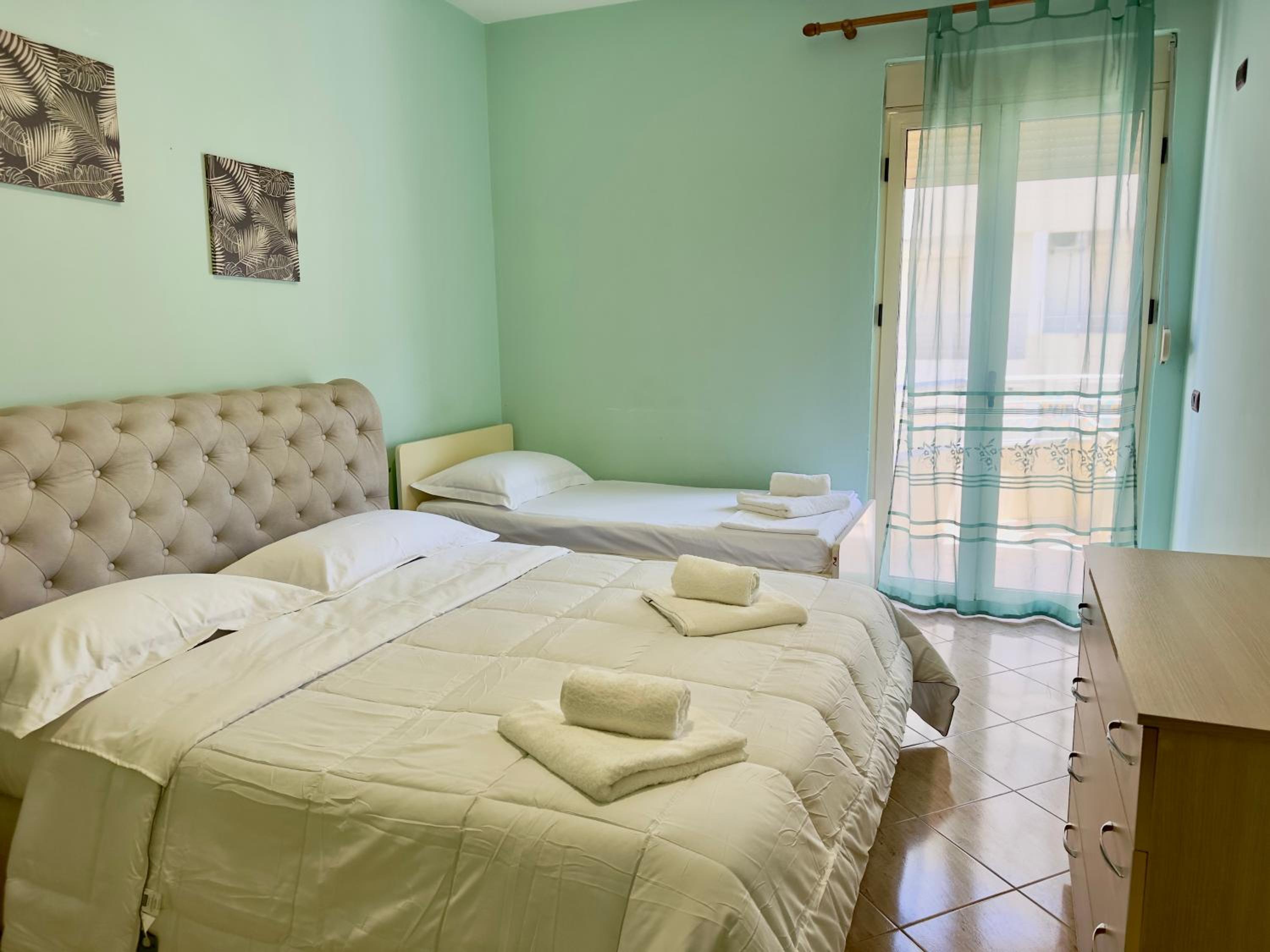 One-Bedroom Apartment - Sea Side