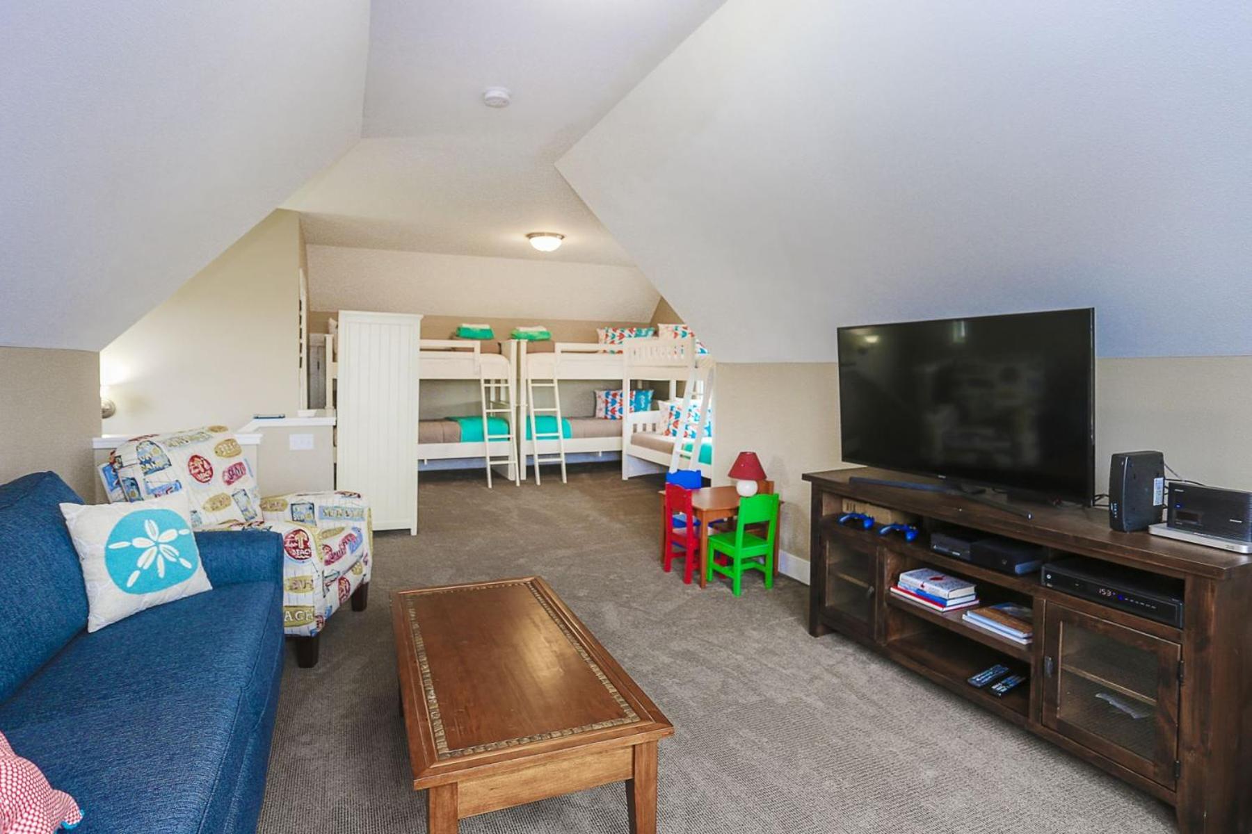 Four-Bedroom House photo 2