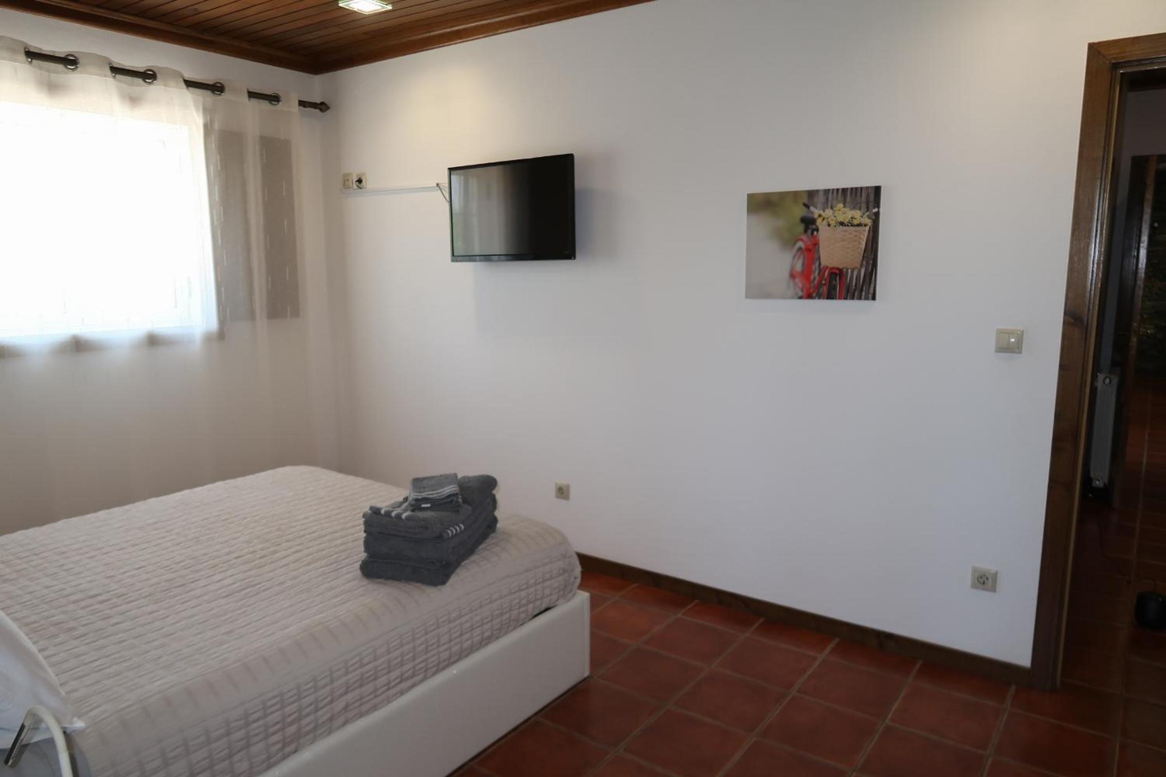 Two-Bedroom House - Photo 26