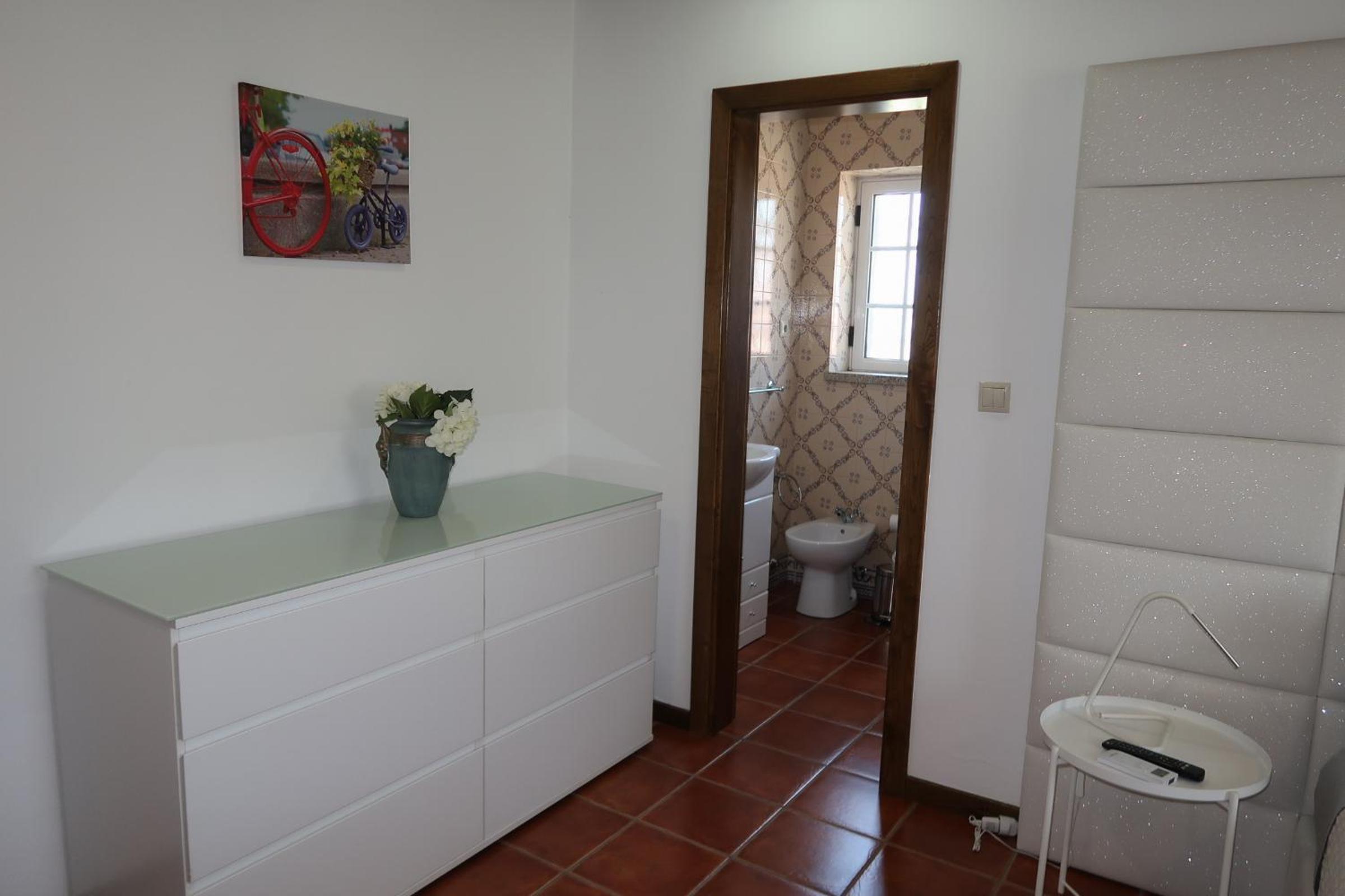 Two-Bedroom House - Photo 25